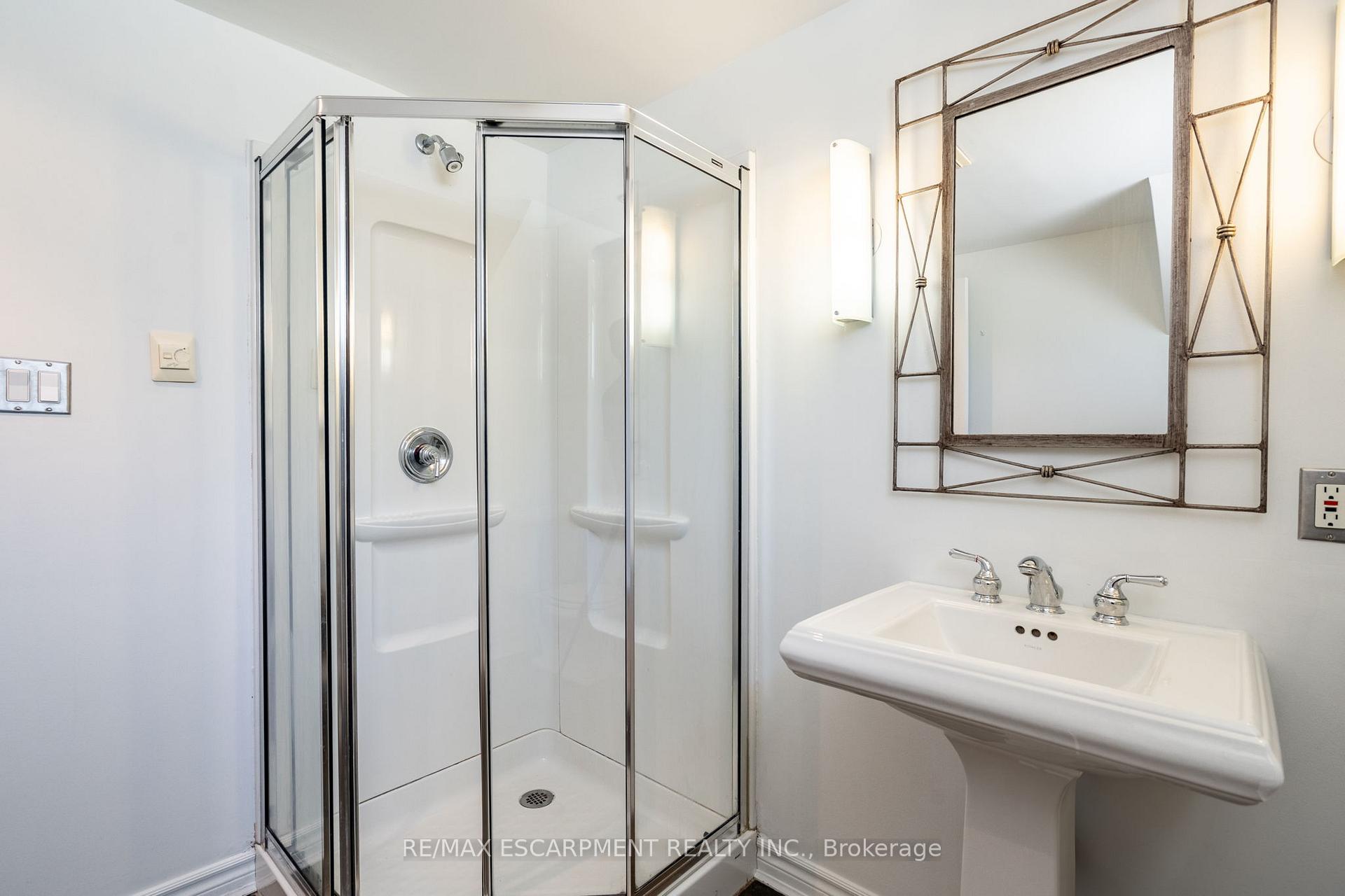 Photo 22 of 70 Flamboro Street, Hamilton, Waterdown — HOMEH