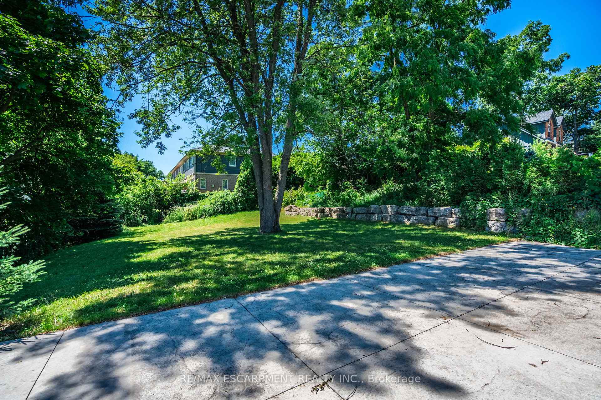 Photo 27 of 70 Flamboro Street, Hamilton, Waterdown — HOMEH
