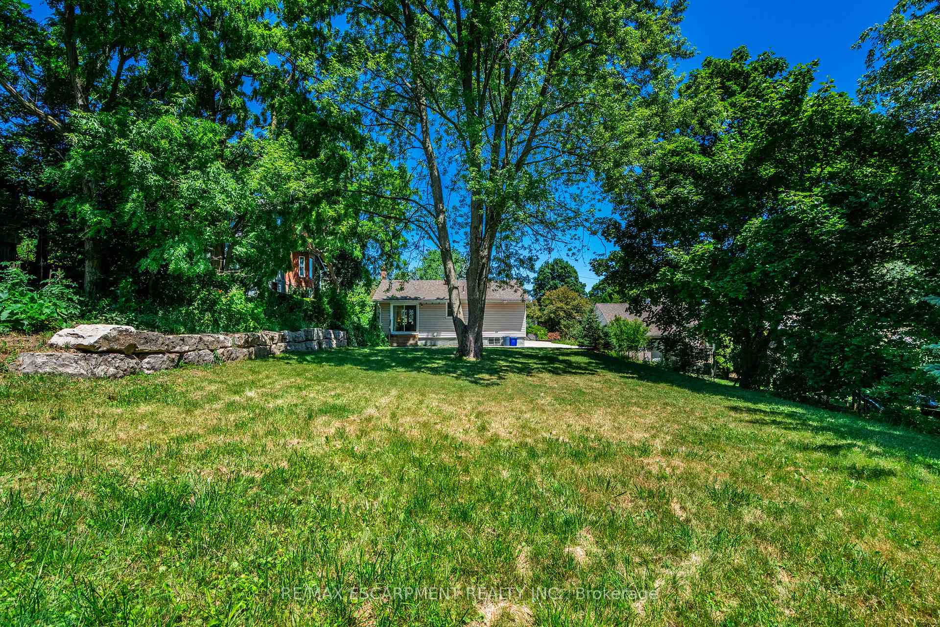 Photo 17 of 70 Flamboro Street, Hamilton, Waterdown — HOMEH