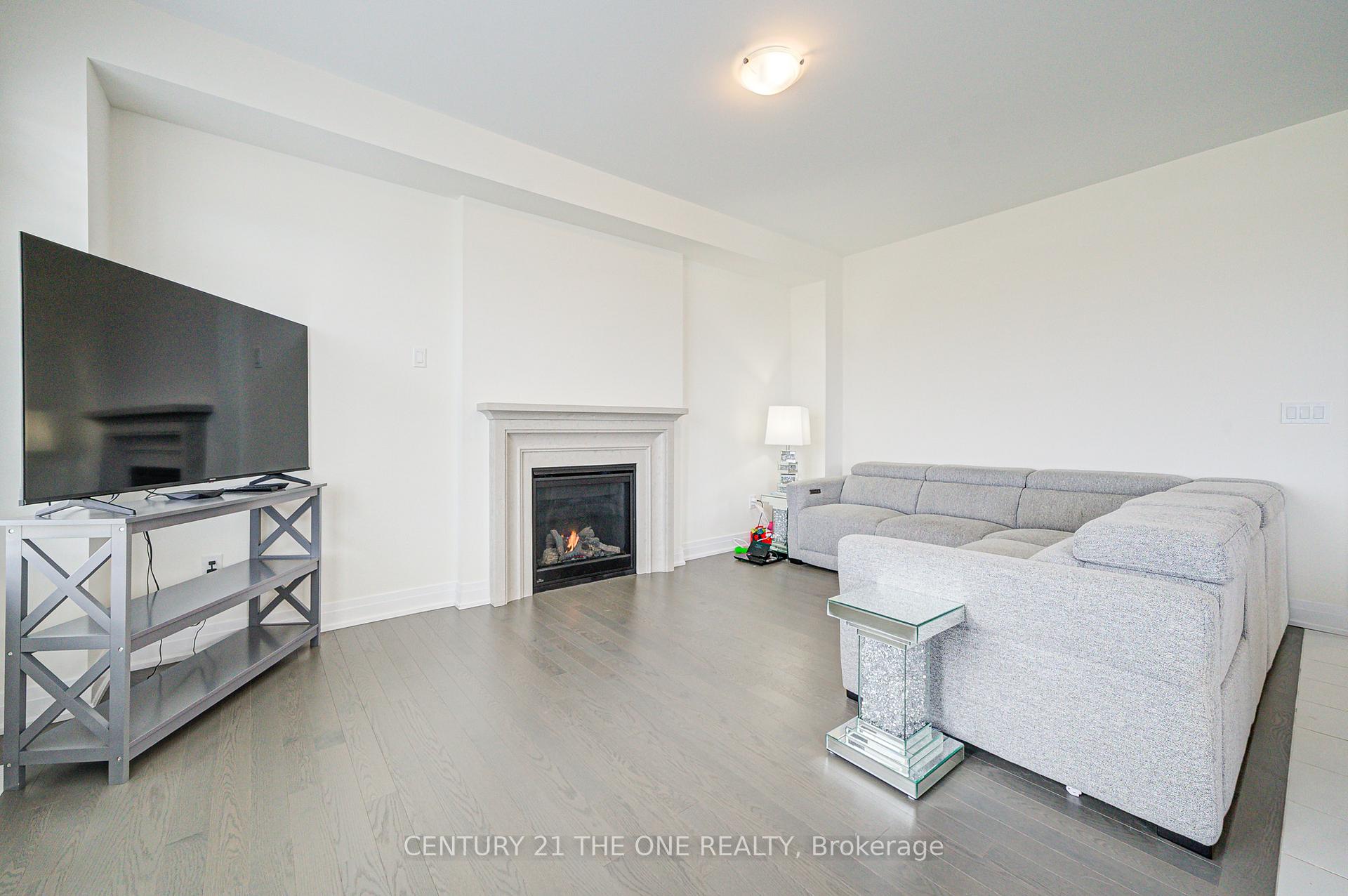 Photo 12 of 2 Wesley Brooks Street, Clarington, Newcastle — HOMEH