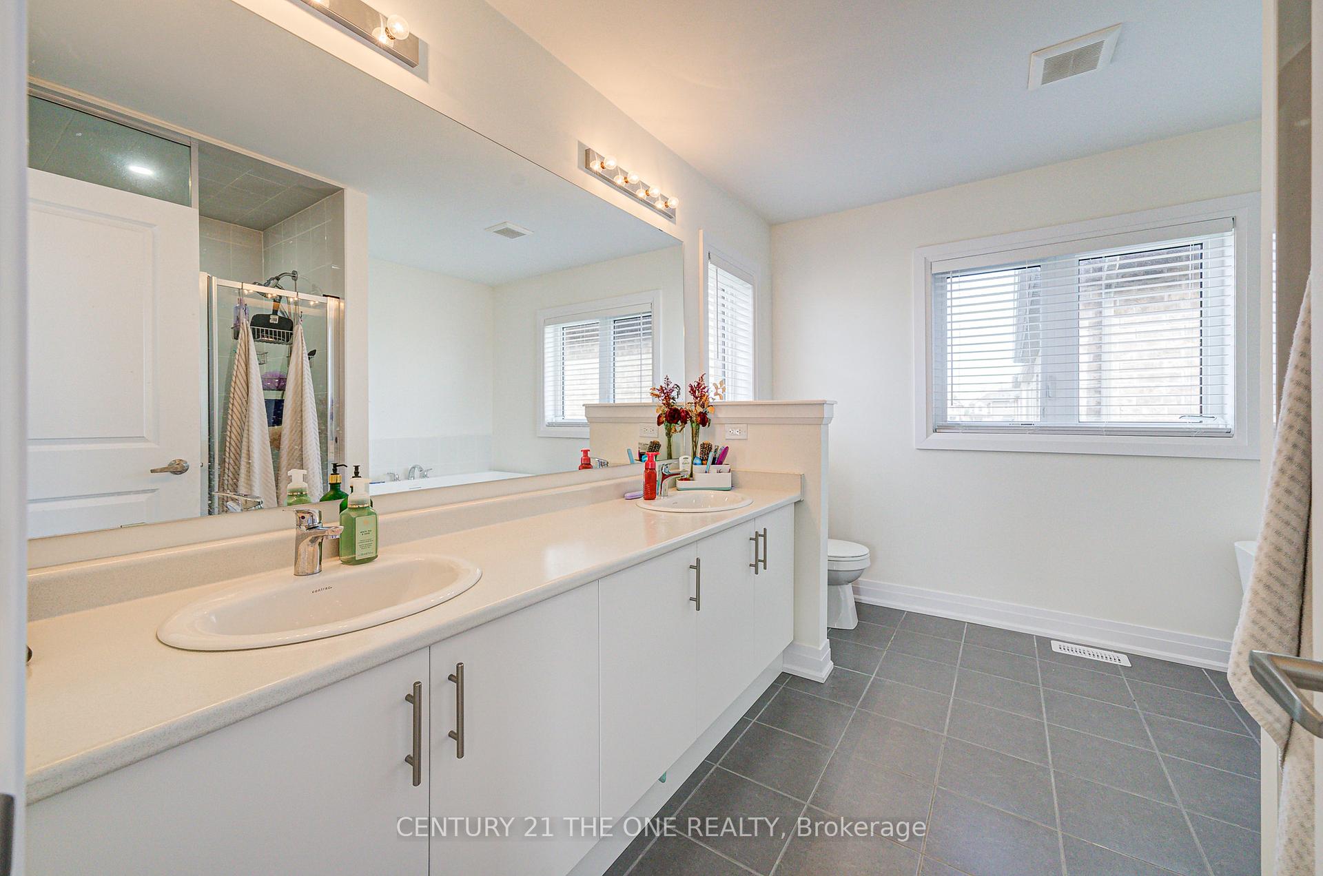 Photo 4 of 2 Wesley Brooks Street, Clarington, Newcastle — HOMEH