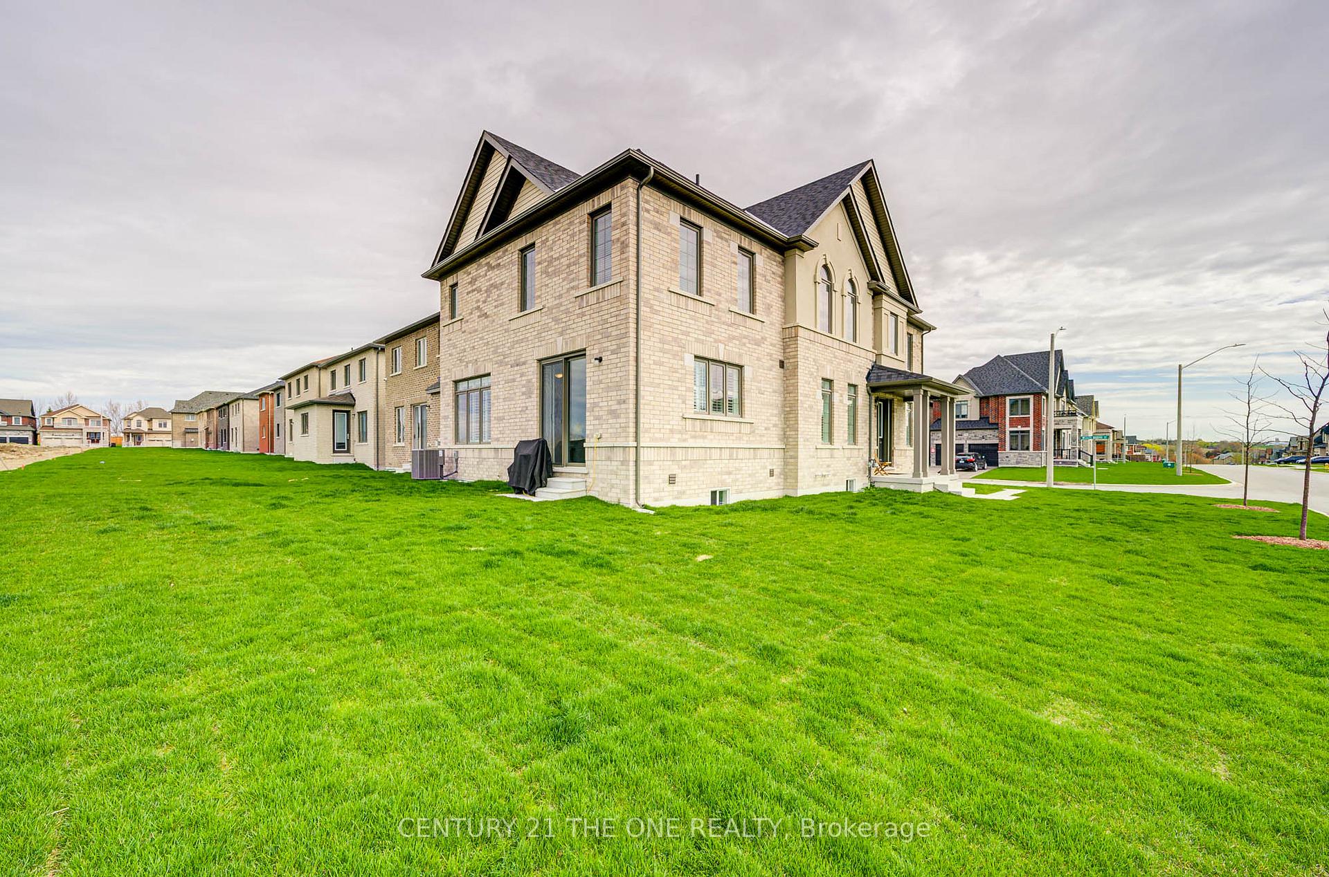 Photo 17 of 2 Wesley Brooks Street, Clarington, Newcastle — HOMEH