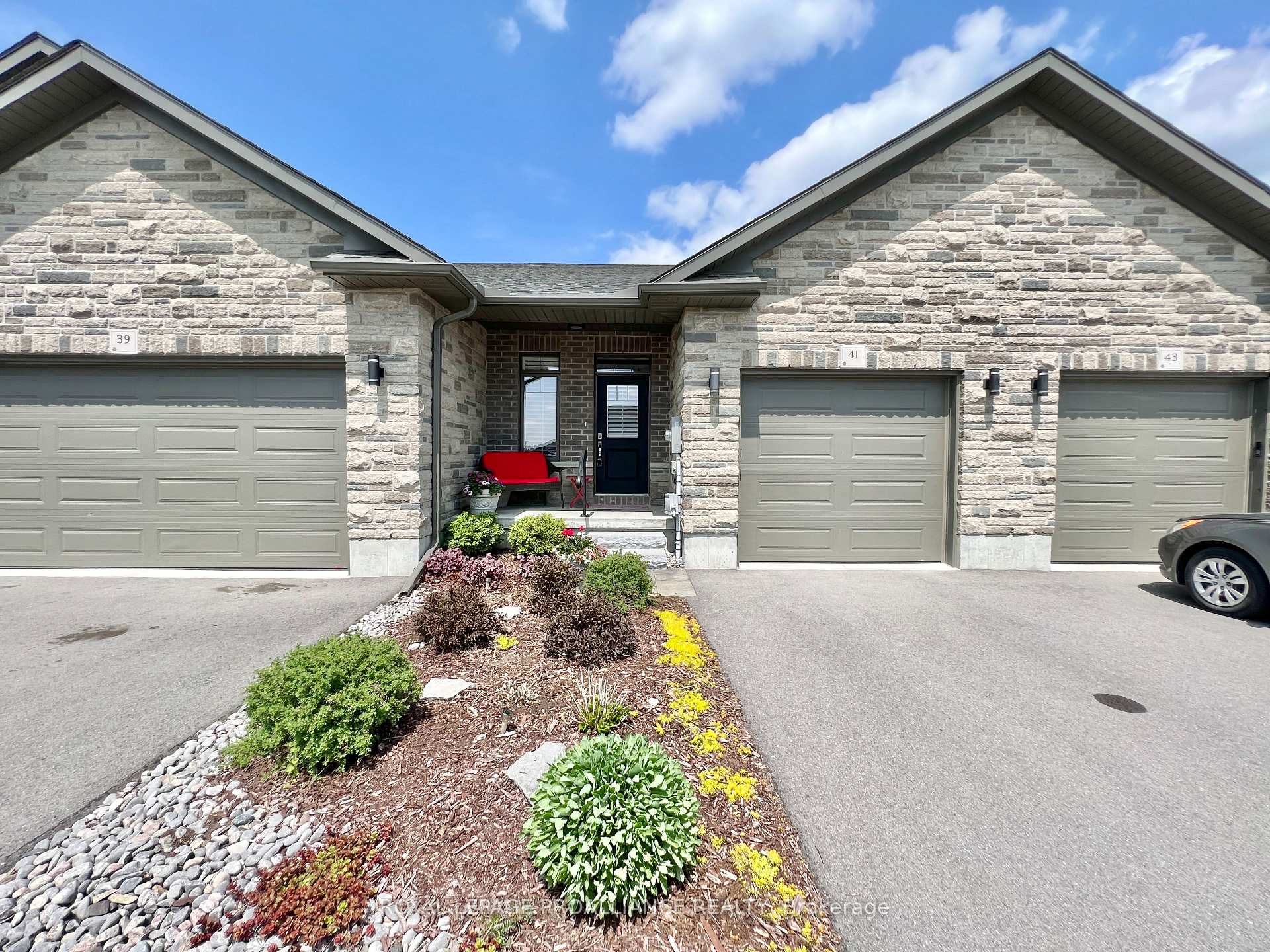 Photo 1 of 41 Virginia Crescent, Belleville, Thurlow Ward — HOMEH