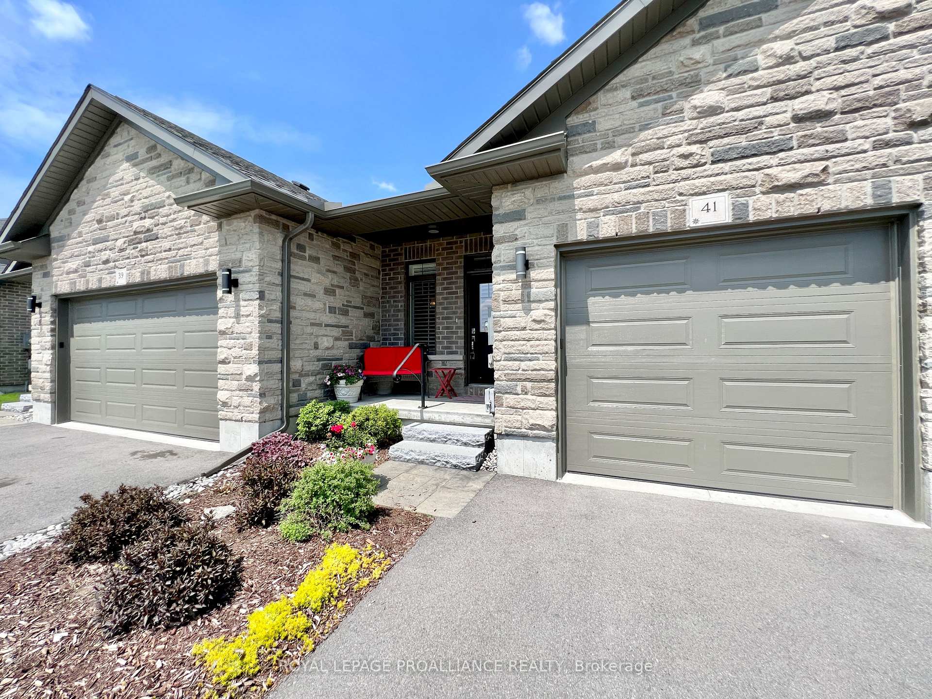 Photo 2 of 41 Virginia Crescent, Belleville, Thurlow Ward — HOMEH