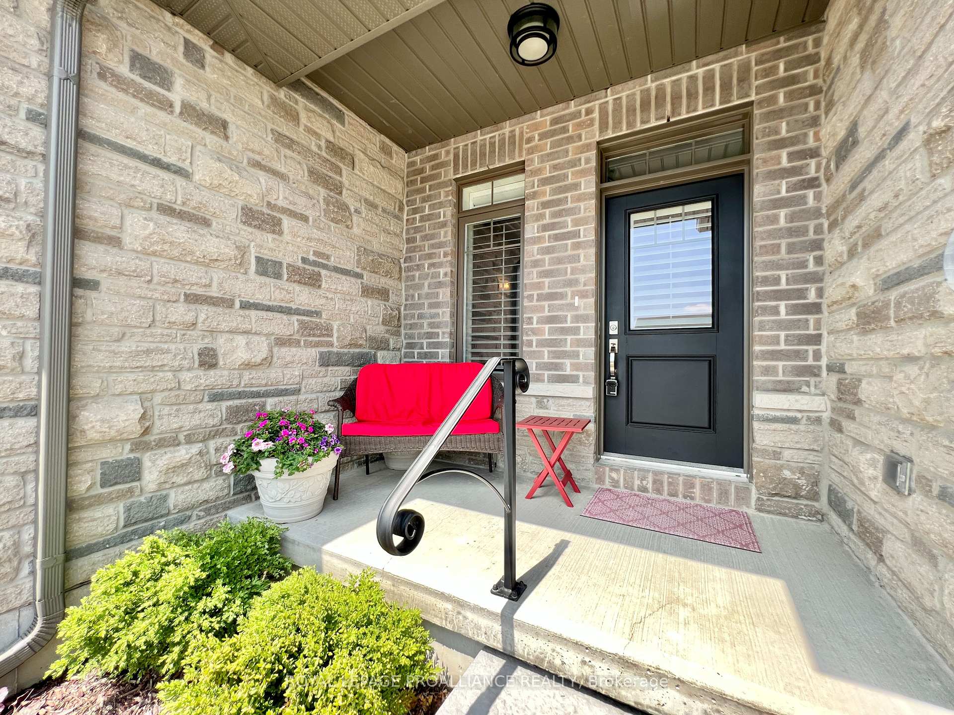 Photo 3 of 41 Virginia Crescent, Belleville, Thurlow Ward — HOMEH