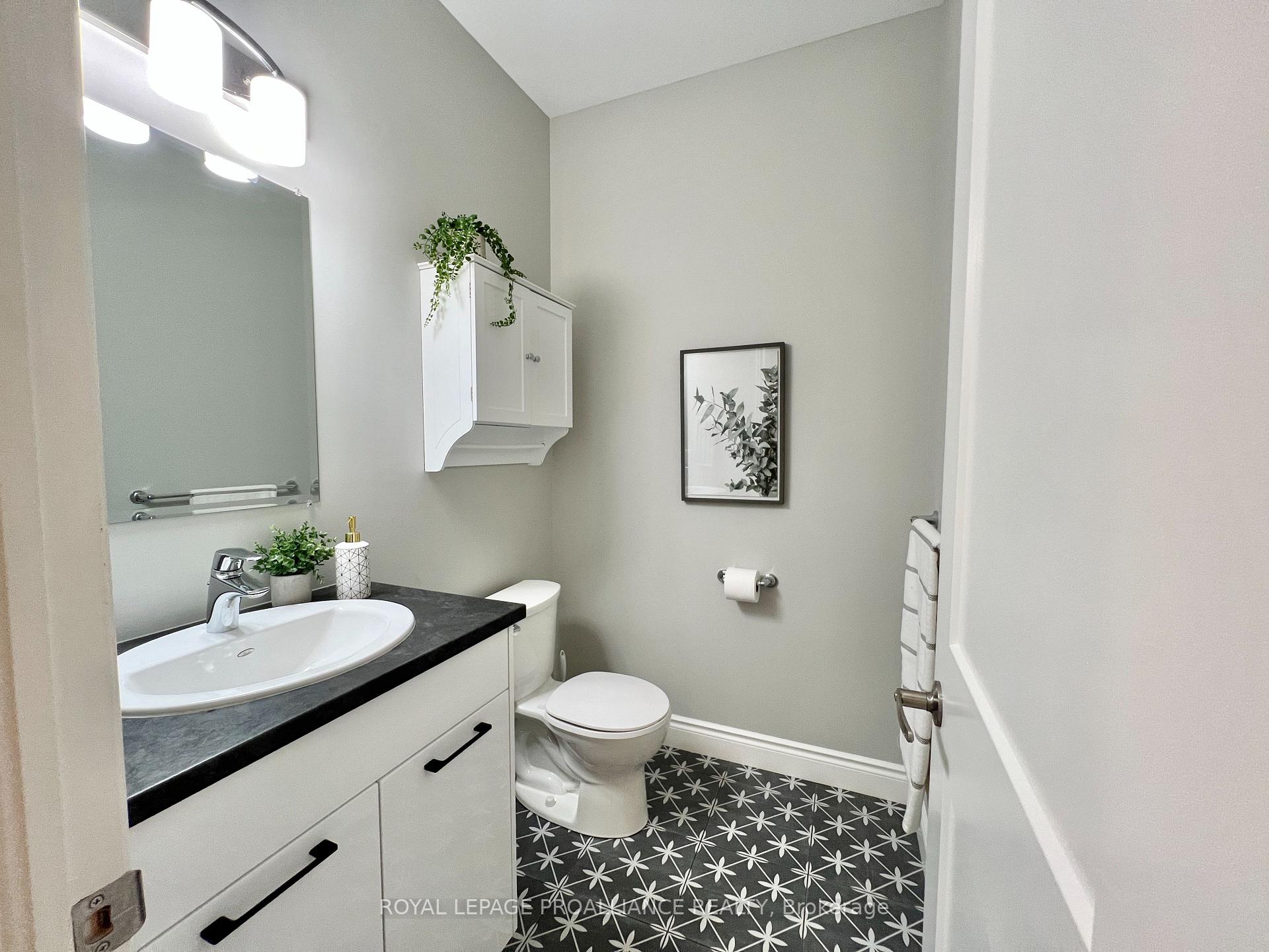 Photo 14 of 41 Virginia Crescent, Belleville, Thurlow Ward — HOMEH