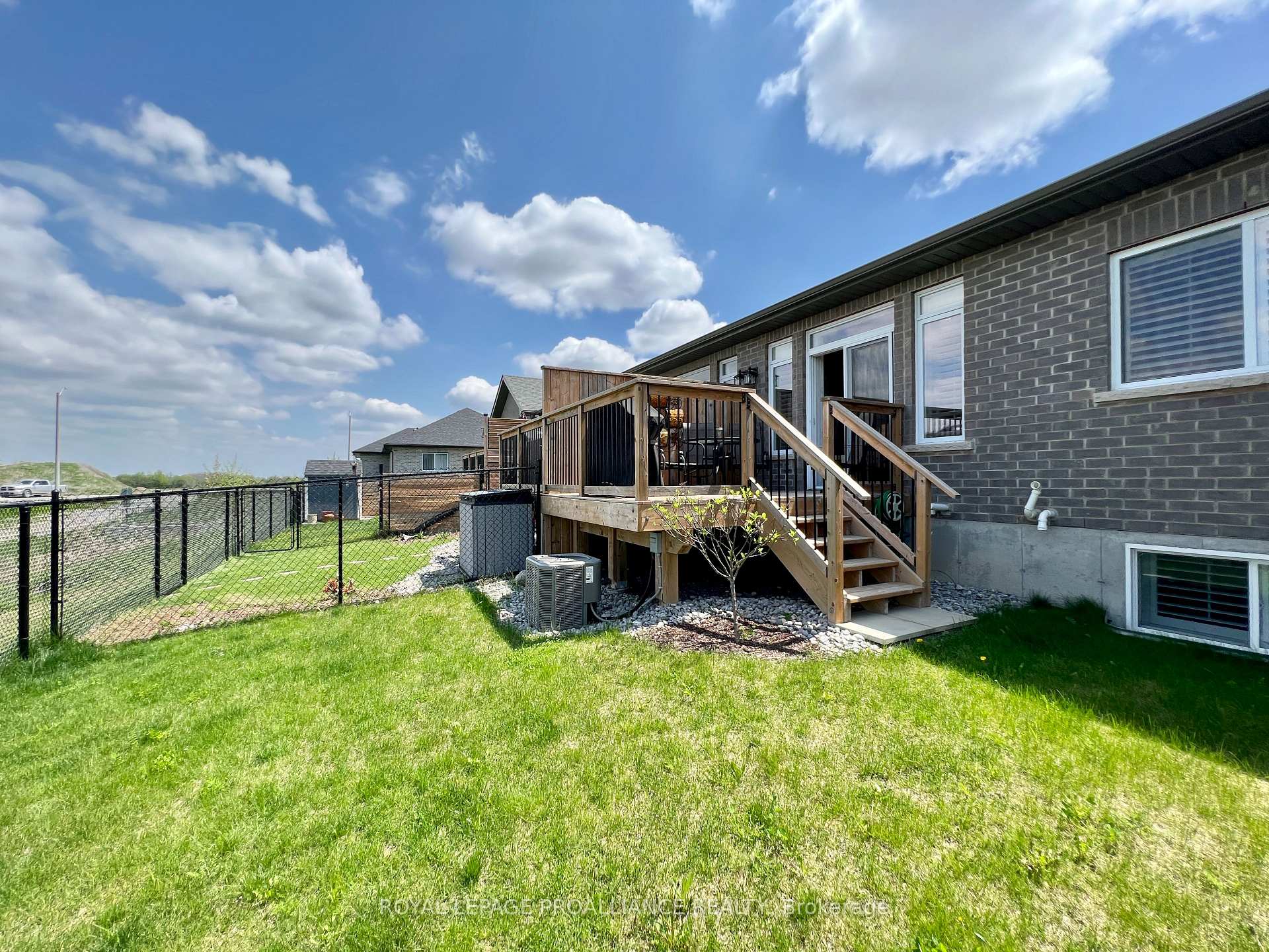 Photo 30 of 41 Virginia Crescent, Belleville, Thurlow Ward — HOMEH