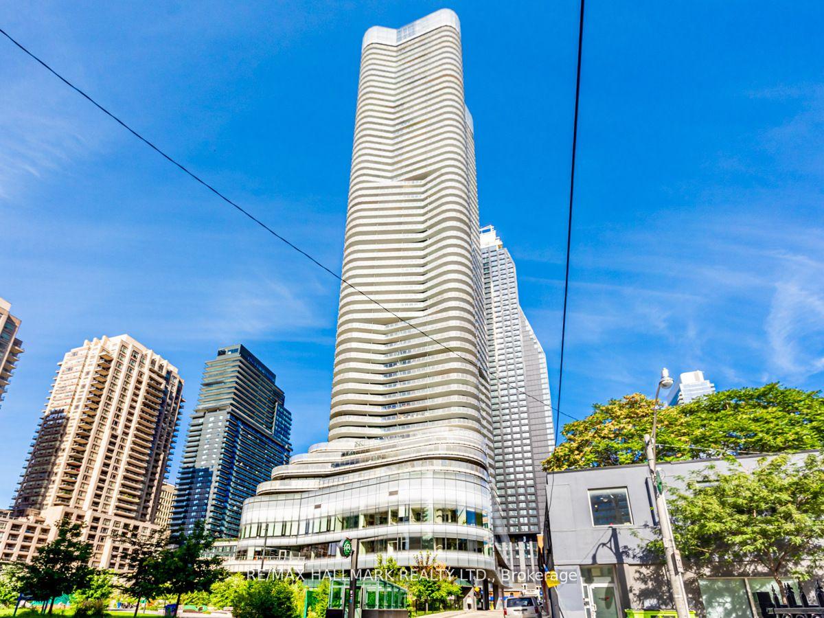 Front of Unit 3909, 11 Wellesley Street W