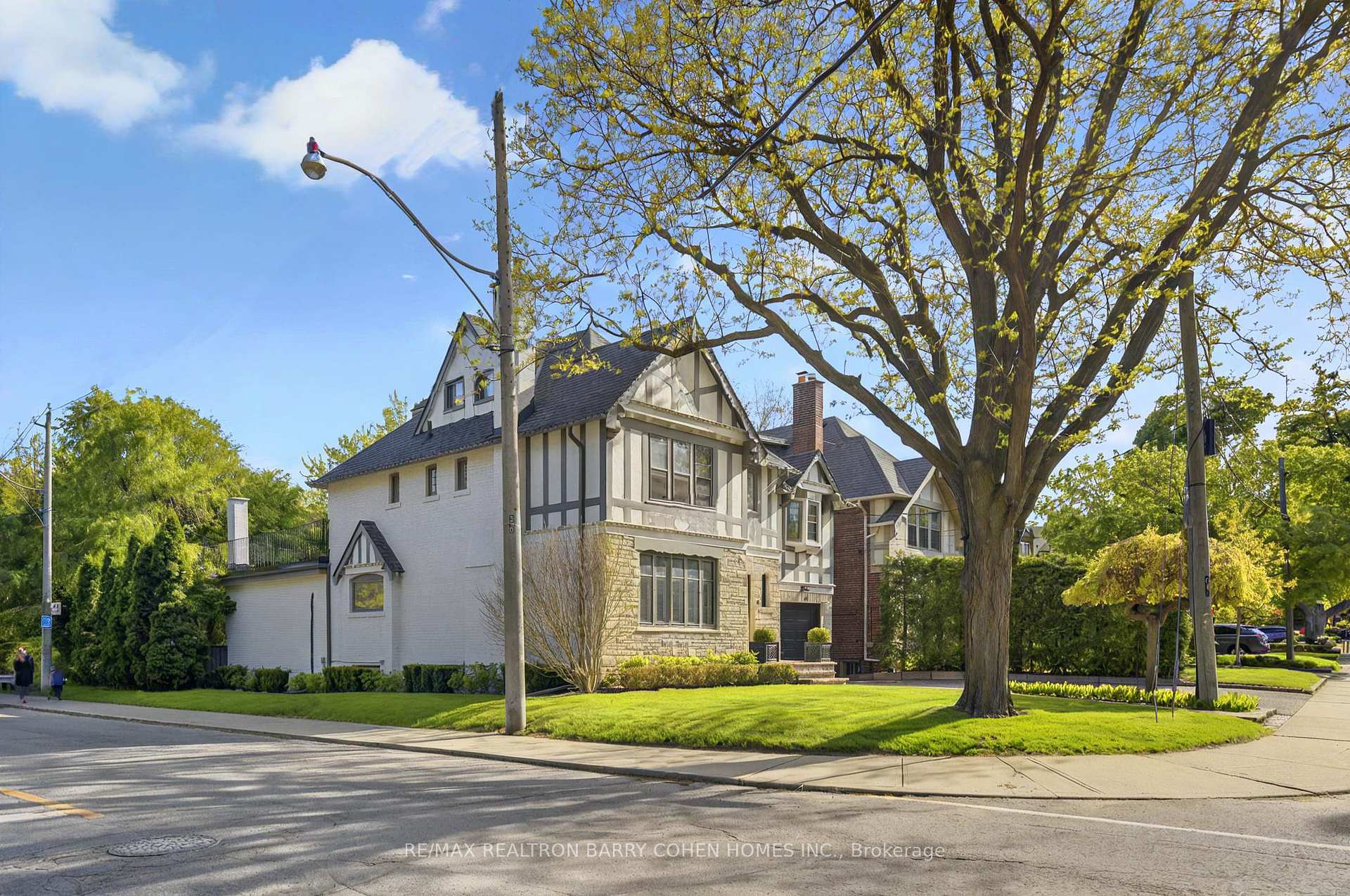 Photo 2 of 67 Chatsworth Drive, Toronto, Lawrence Park South — HOMEH