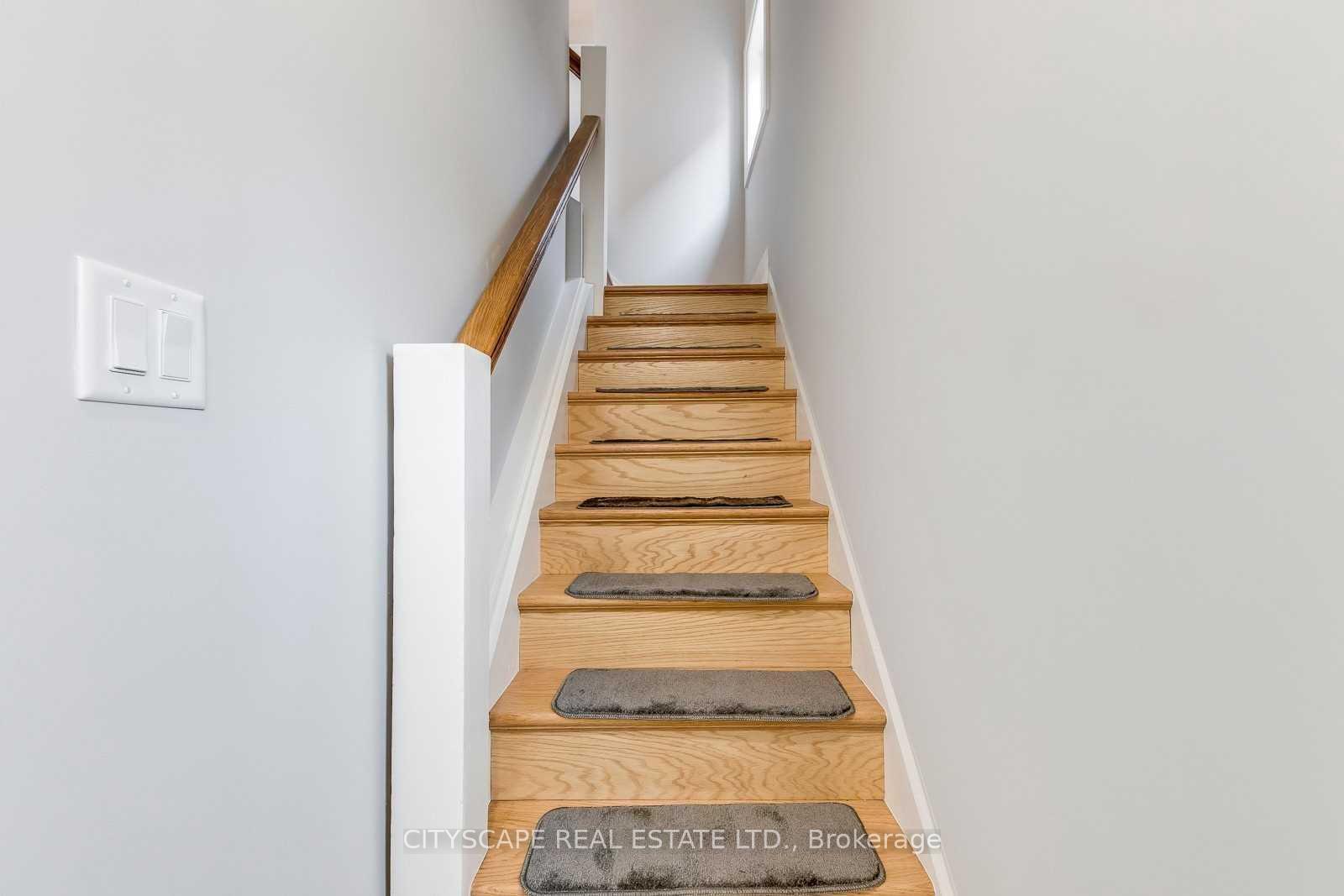 Photo 3 of Unit Upper, 370 Strathmore Boulevard, Toronto, Danforth — HOMEH