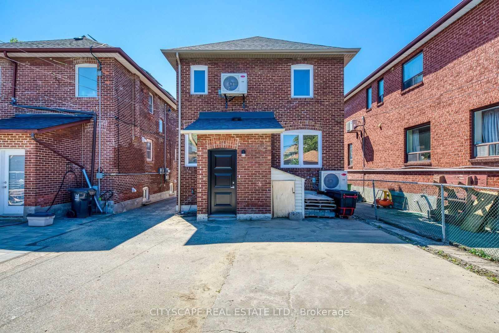 Photo 13 of Unit Upper, 370 Strathmore Boulevard, Toronto, Danforth — HOMEH