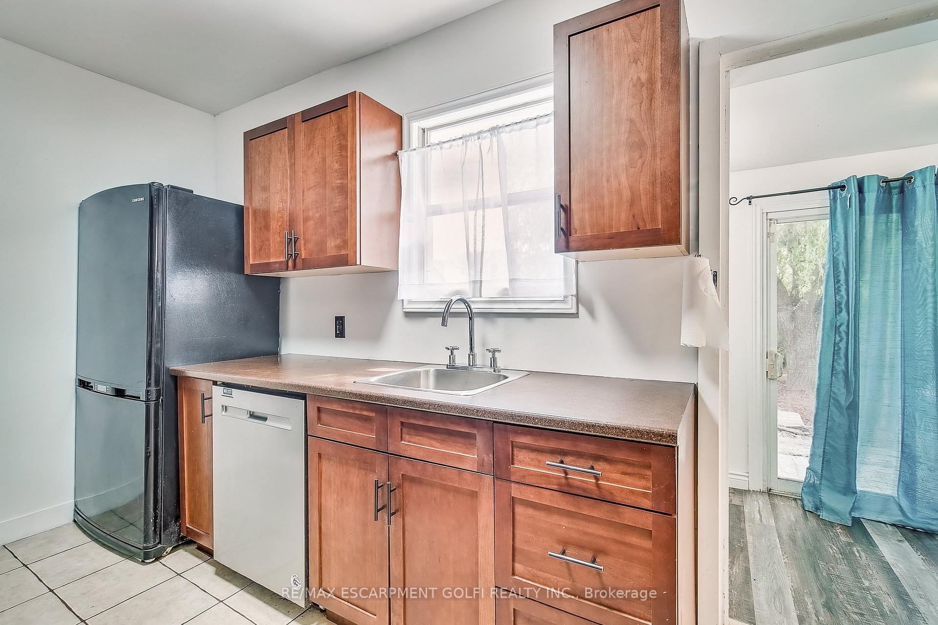 Photo 9 of 36 Barons Avenue N, Hamilton, Homeside — HOMEH