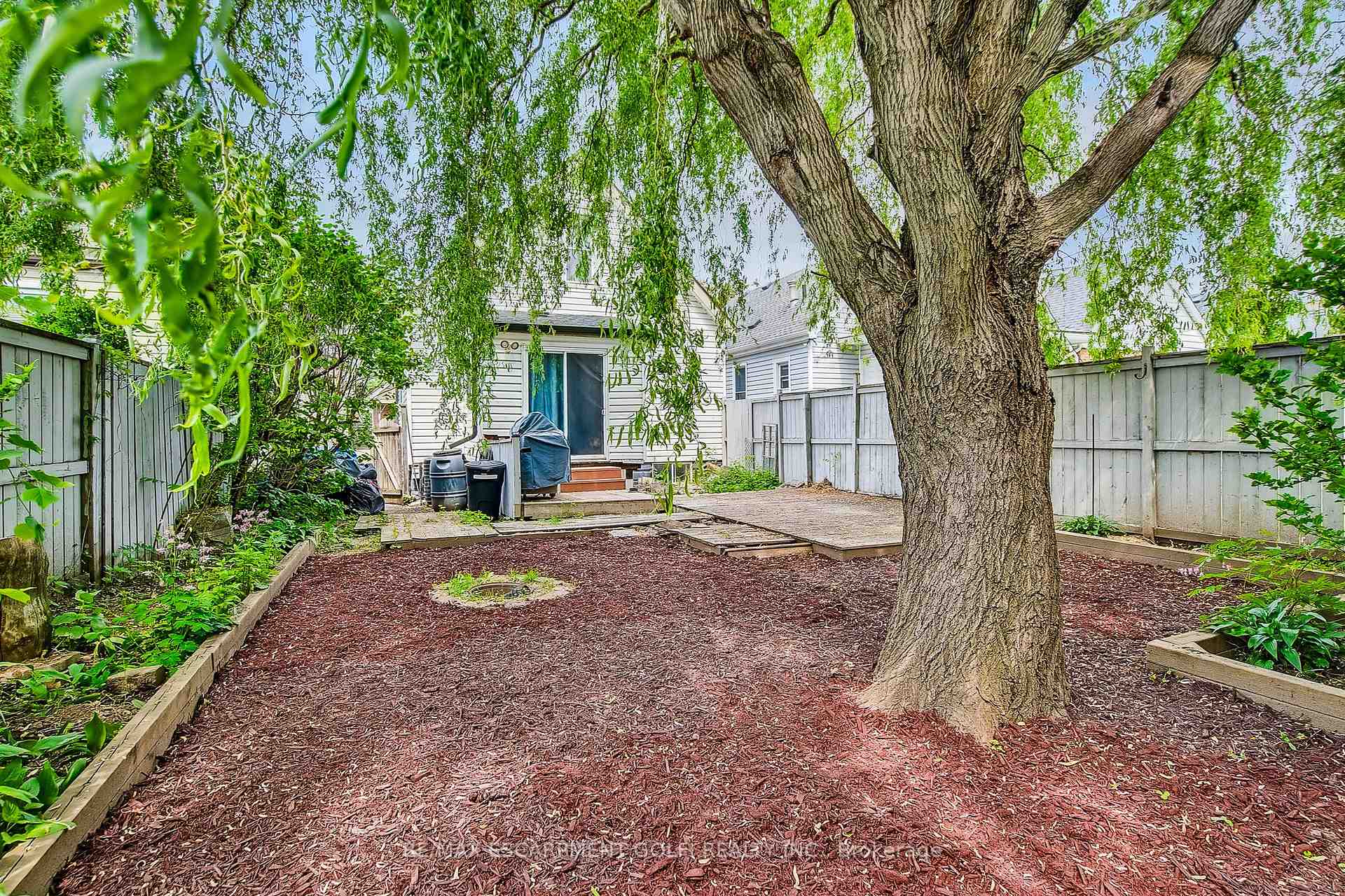 Photo 33 of 36 Barons Avenue N, Hamilton, Homeside — HOMEH