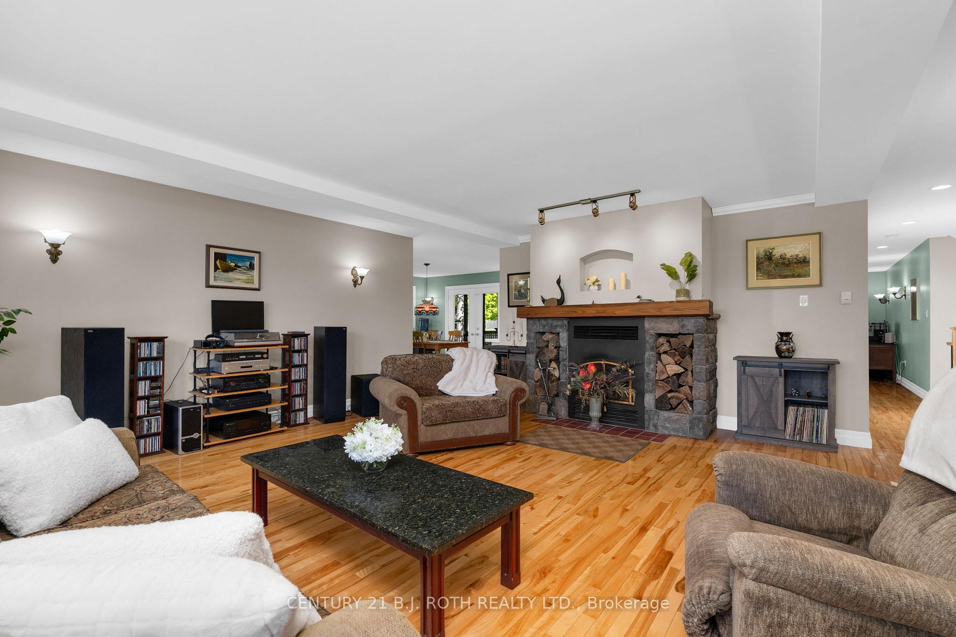 Photo 42 of 3809 East Street, Innisfil, Rural Innisfil — HOMEH