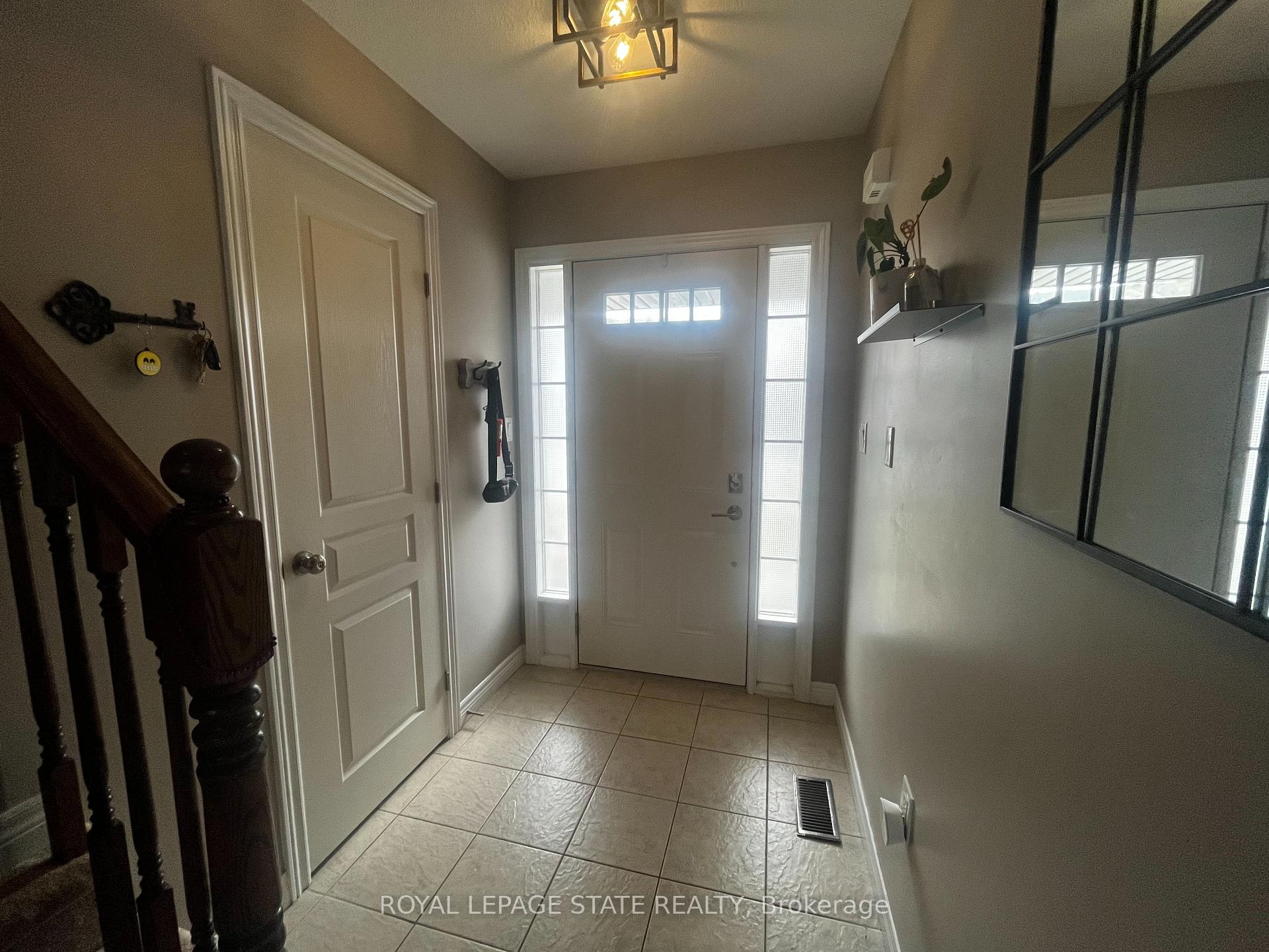 Photo 2 of 57 Cedar Street, Grimsby, Grimsby West — HOMEH