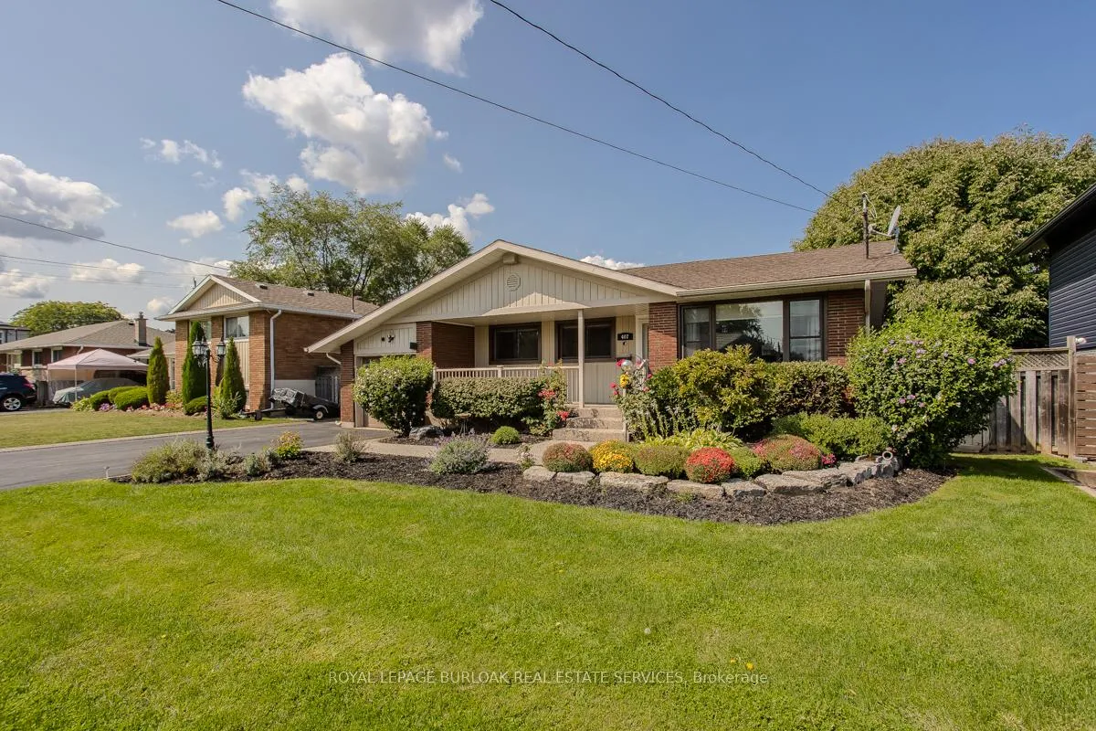 Photo 2 of 407 Murray Street, Grimsby, Grimsby Beach — HOMEH