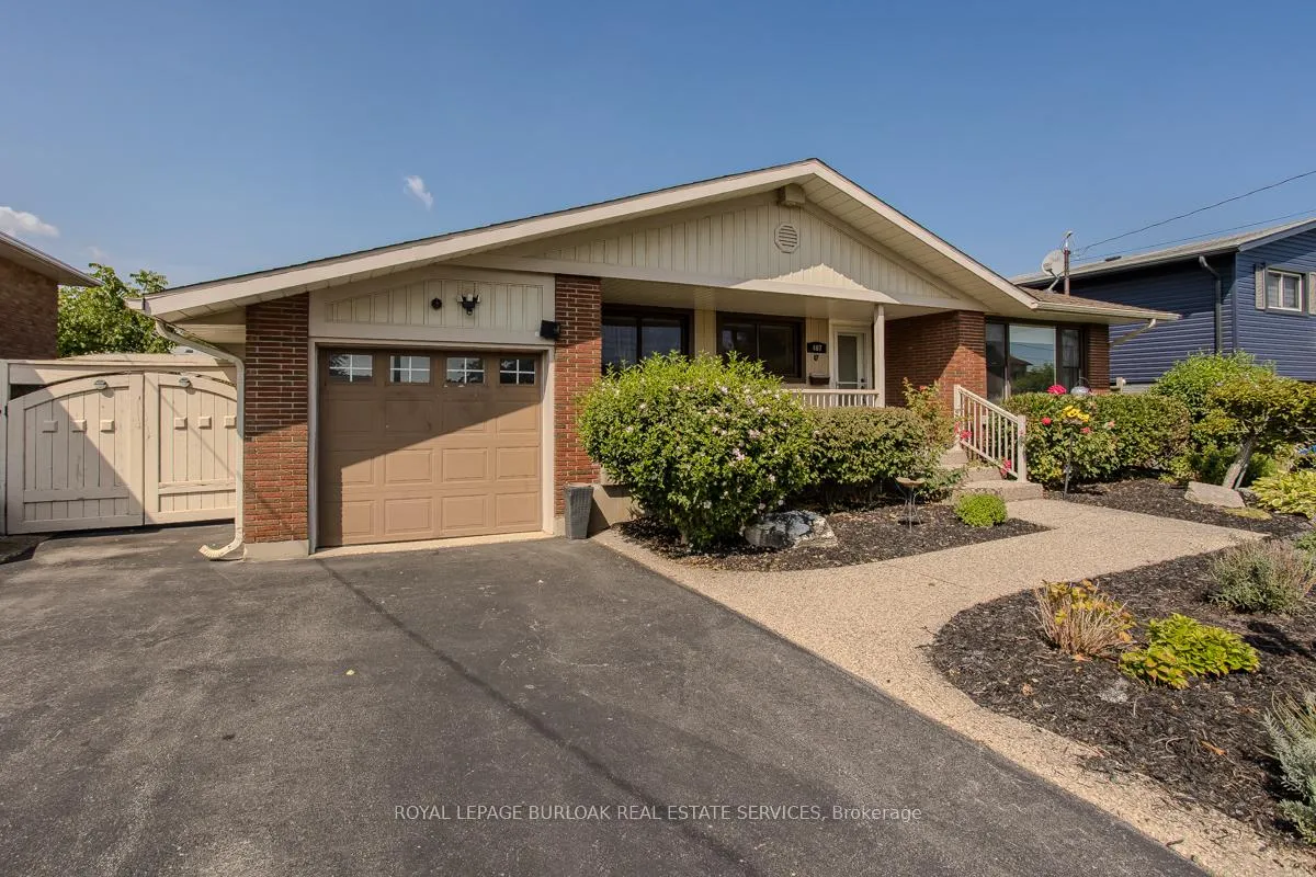 Photo 3 of 407 Murray Street, Grimsby, Grimsby Beach — HOMEH