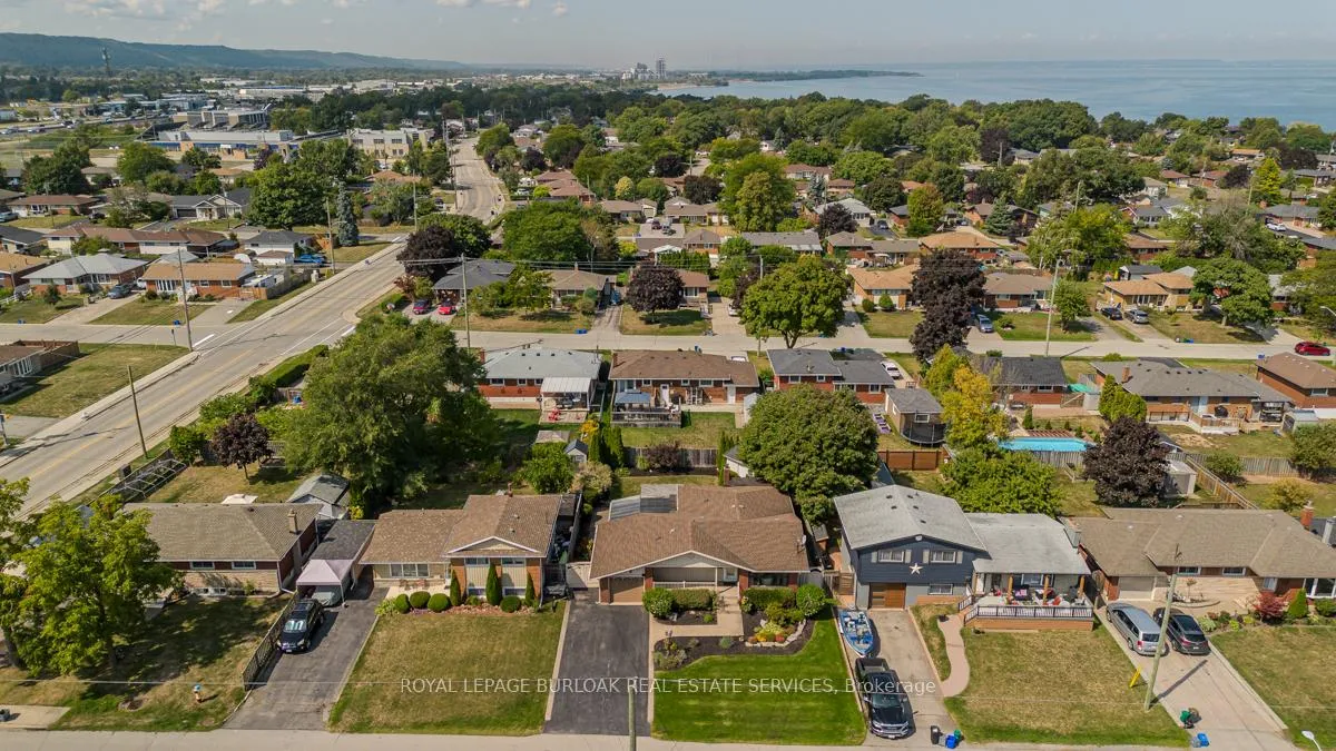 Photo 5 of 407 Murray Street, Grimsby, Grimsby Beach — HOMEH