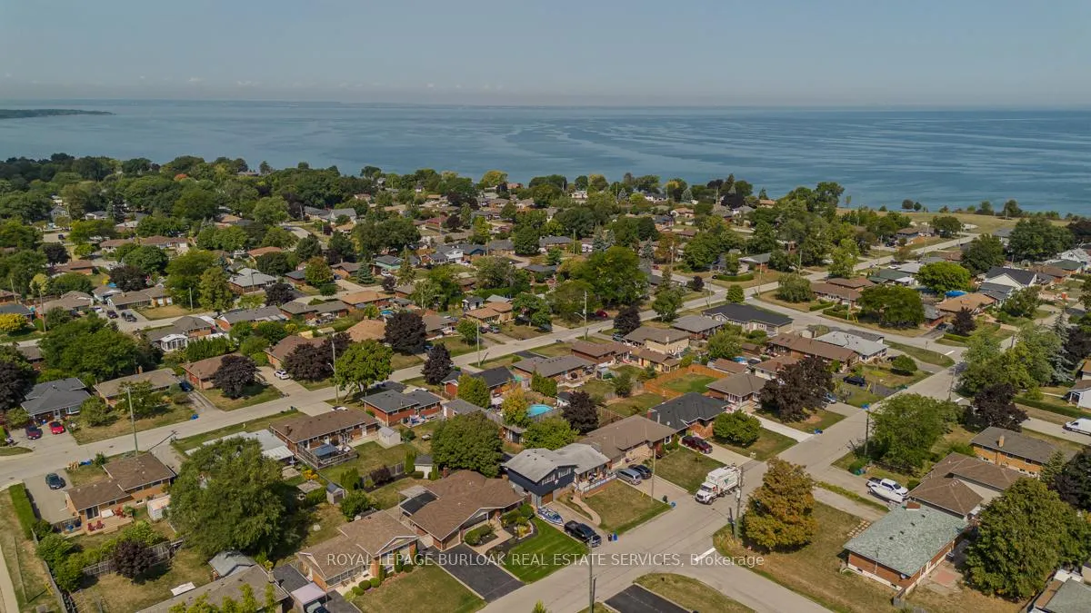 Photo 6 of 407 Murray Street, Grimsby, Grimsby Beach — HOMEH