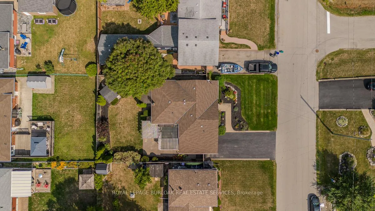 Photo 7 of 407 Murray Street, Grimsby, Grimsby Beach — HOMEH