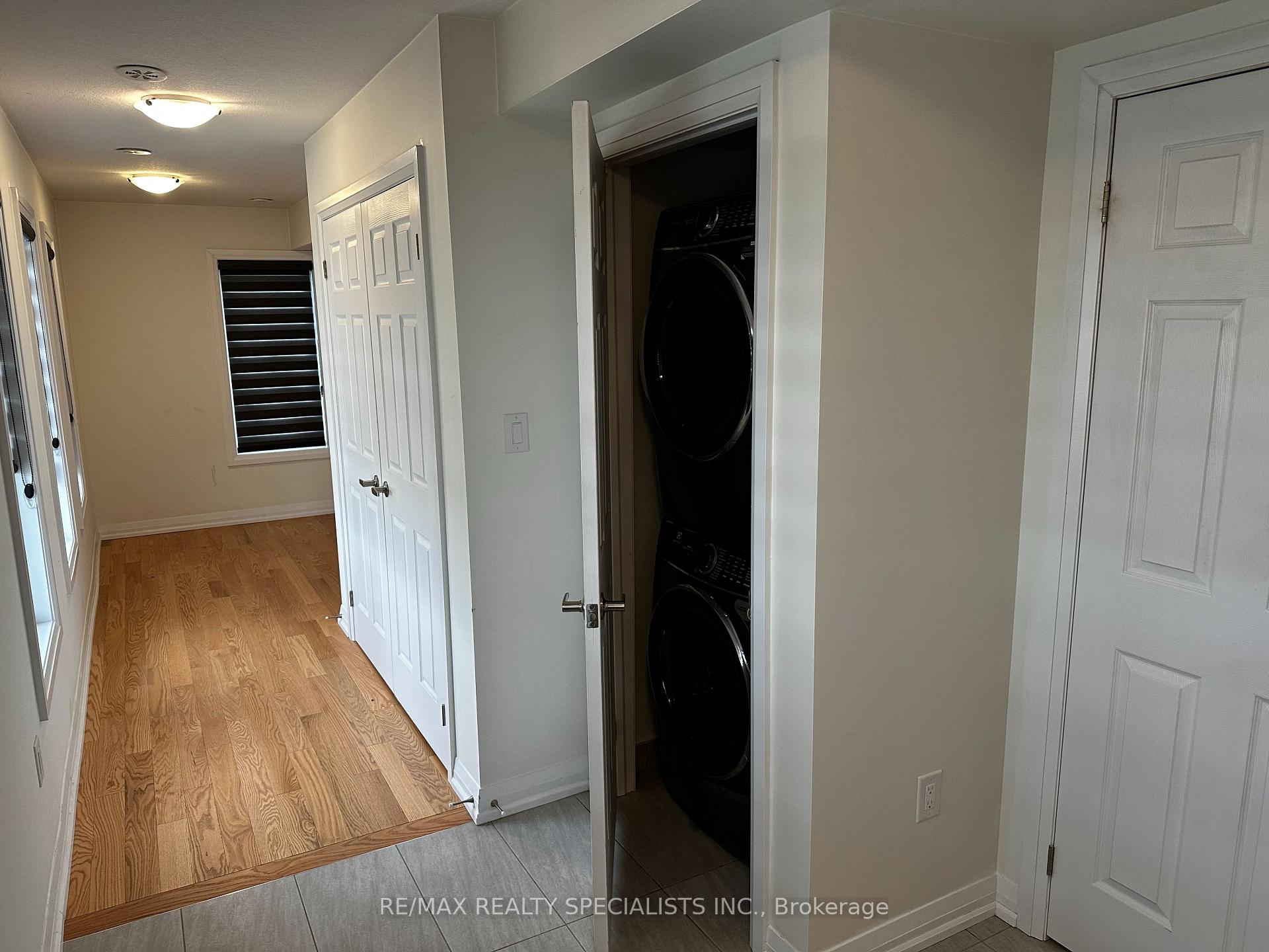 Photo 3 of 2 Norwich Crescent, Haldimand — HOMEH