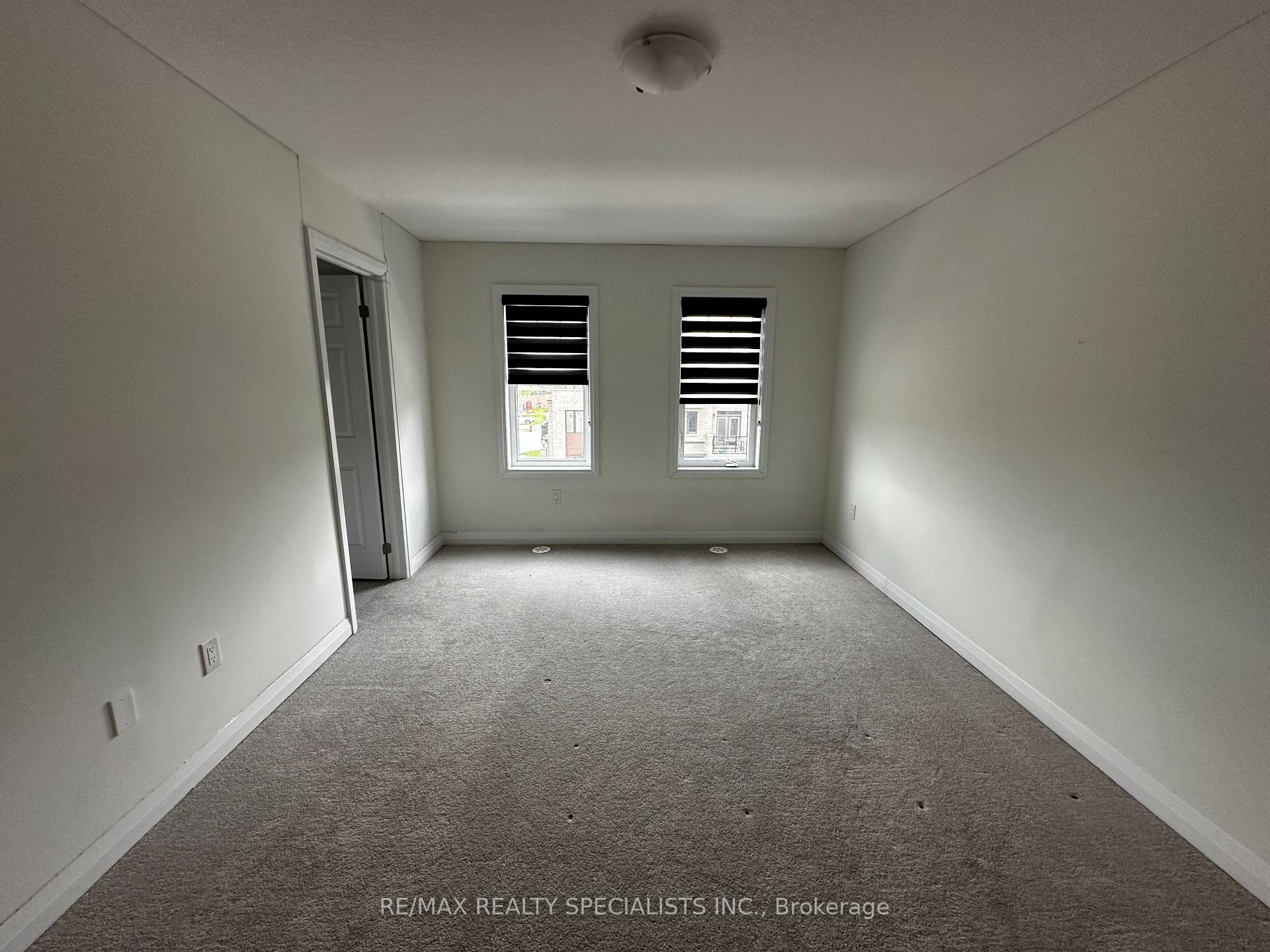 Photo 15 of 2 Norwich Crescent, Haldimand — HOMEH
