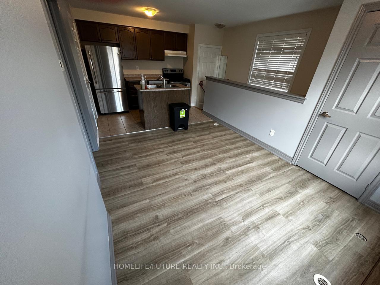 Photo 8 of 23 Highbury Court, Markham, Cornell — HOMEH