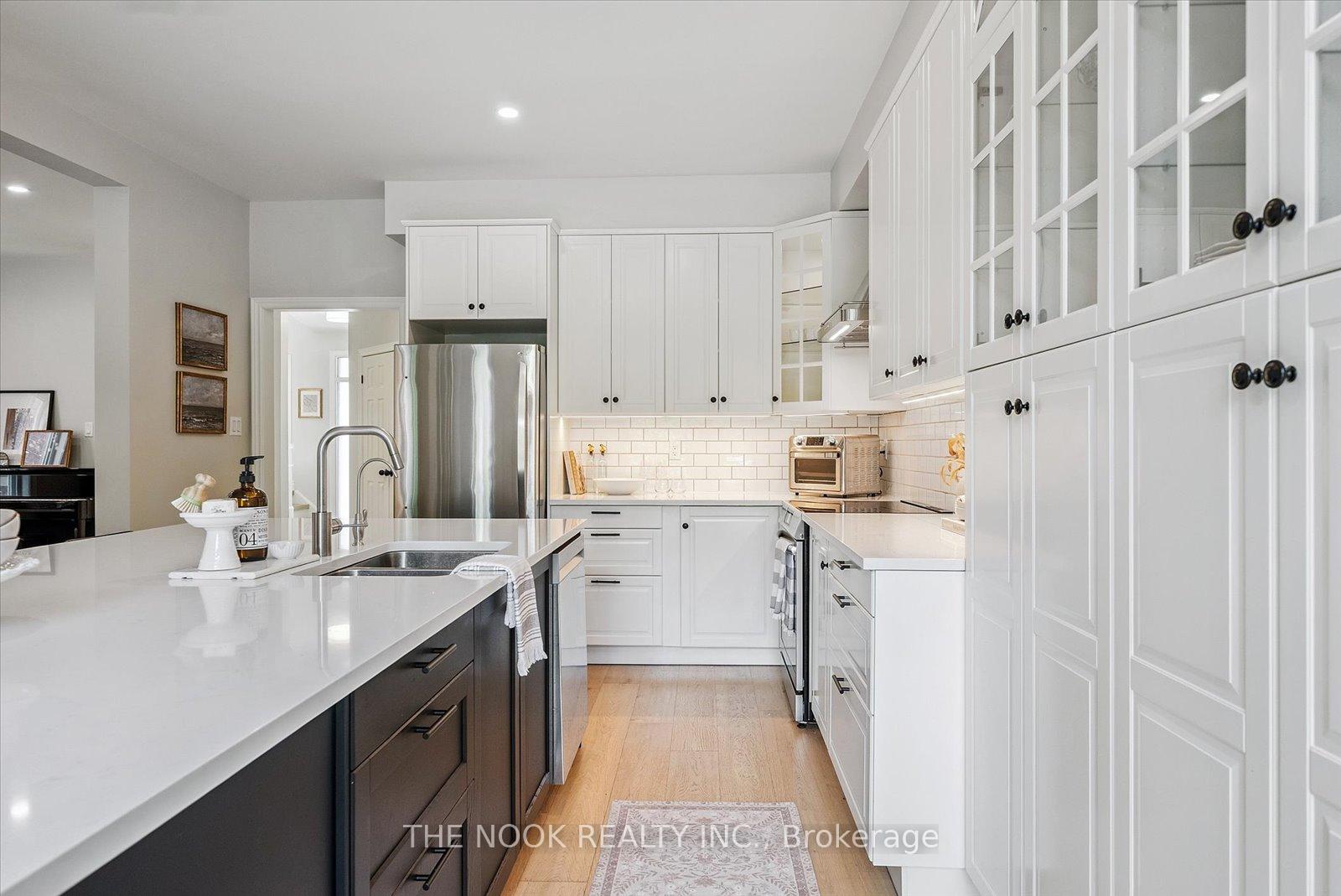 Photo 7 of 31 Queensplate Drive, Scugog, Port Perry — HOMEH