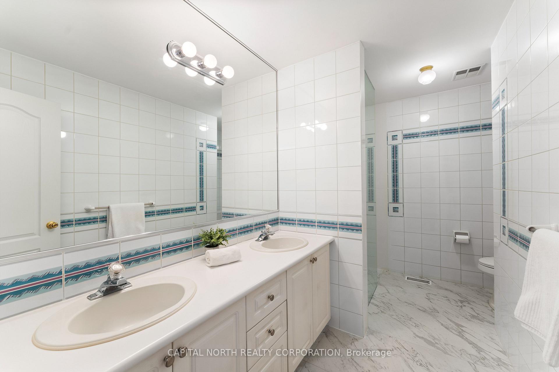 Photo 15 of 82 Harvester Crescent, Vaughan, Islington Woods — HOMEH