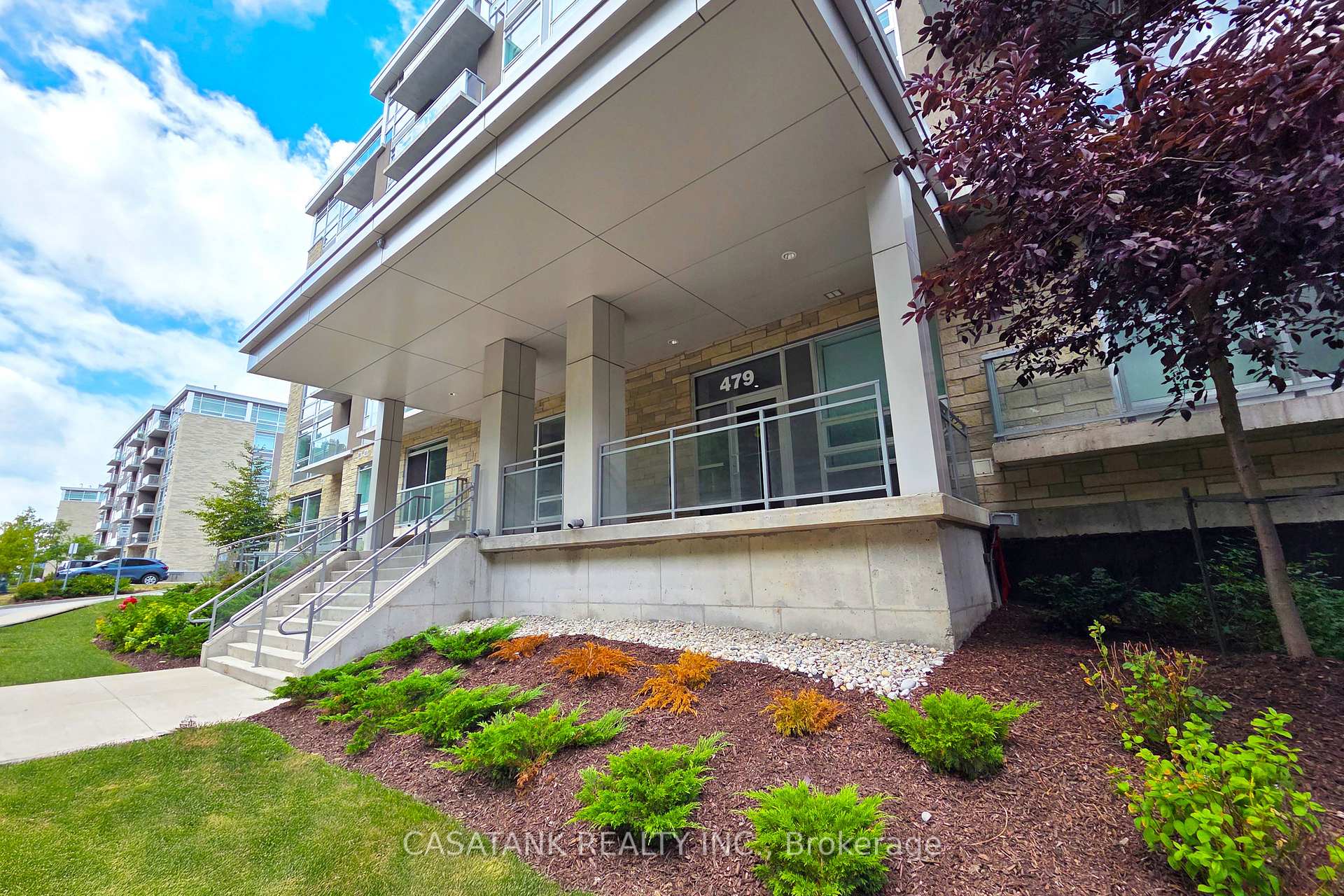 Front of Unit 408, 479 Charlton Avenue E