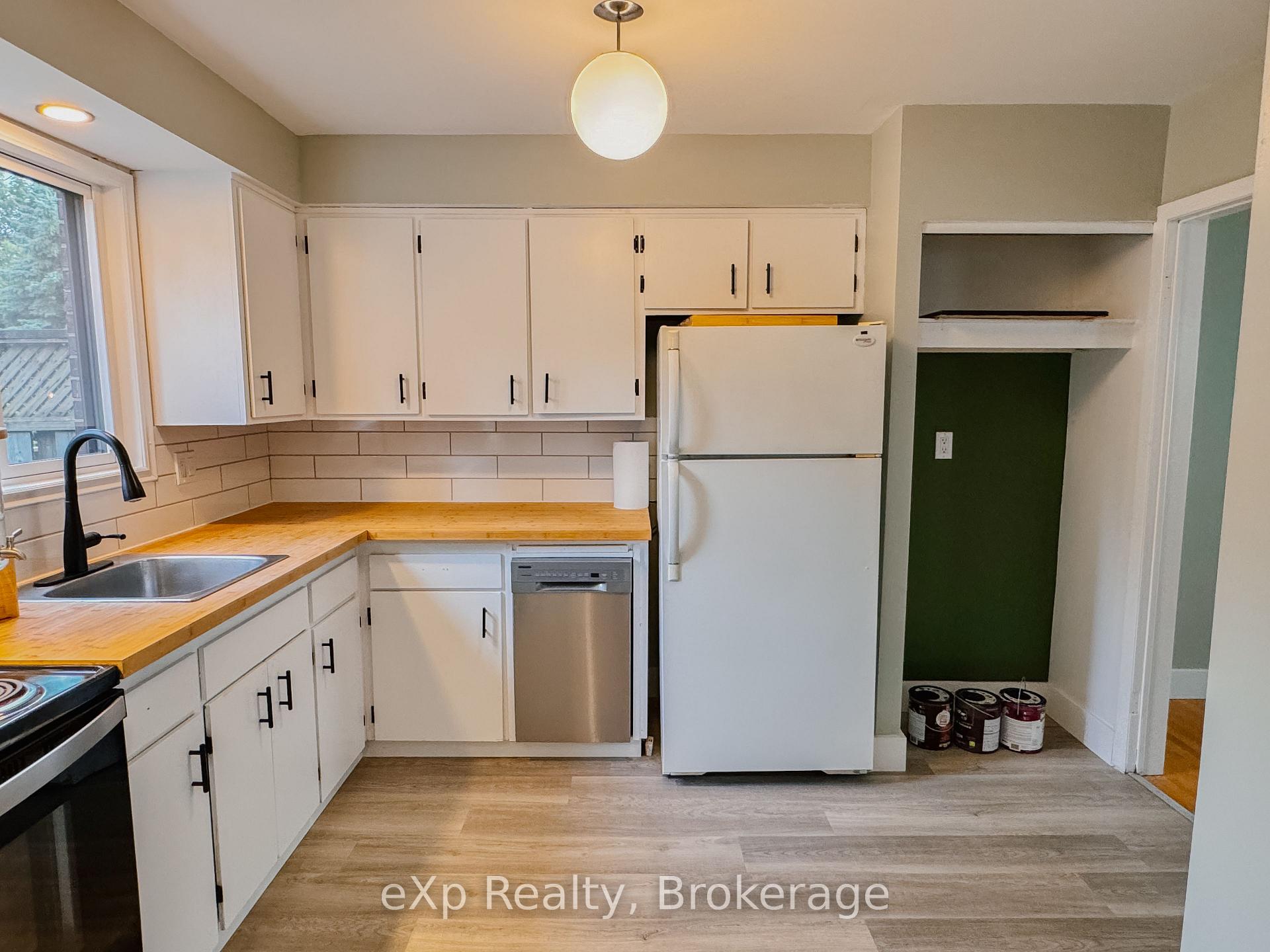 Photo 6 of 24 Windermere Court, Guelph, Riverside Park — HOMEH
