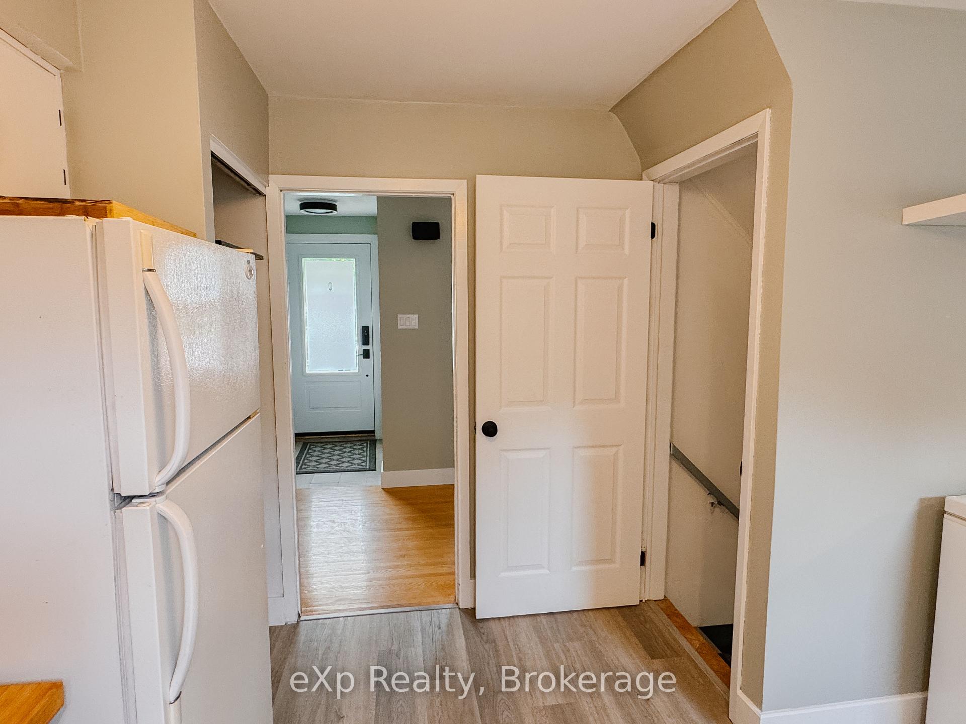 Photo 7 of 24 Windermere Court, Guelph, Riverside Park — HOMEH