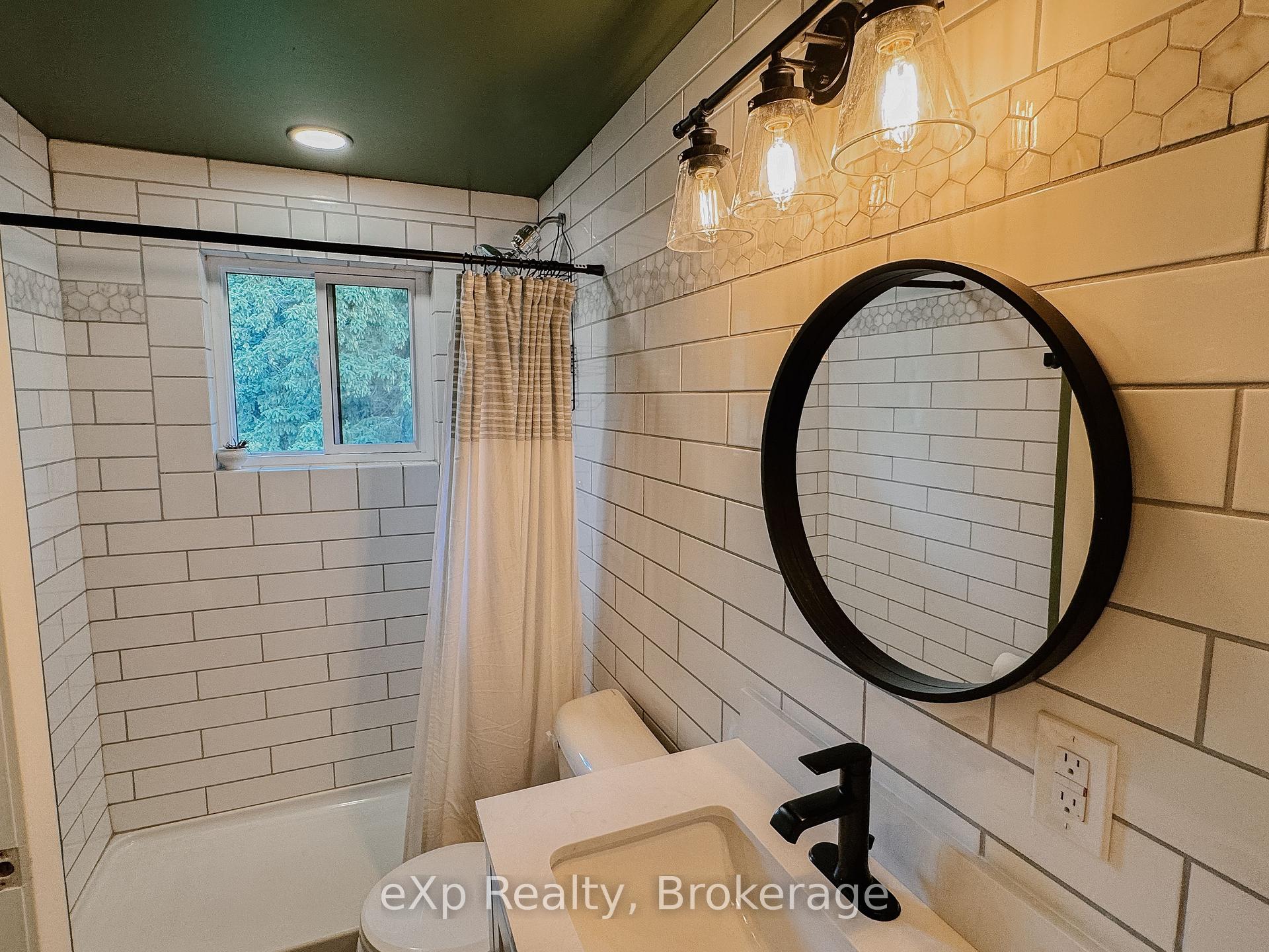 Photo 15 of 24 Windermere Court, Guelph, Riverside Park — HOMEH