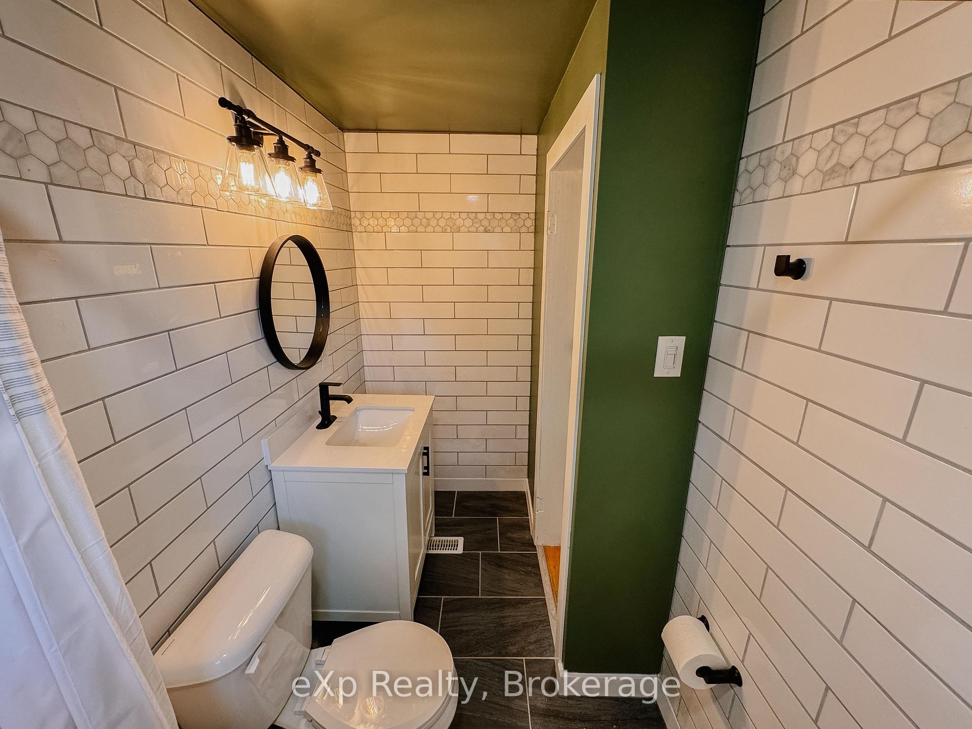 Photo 16 of 24 Windermere Court, Guelph, Riverside Park — HOMEH