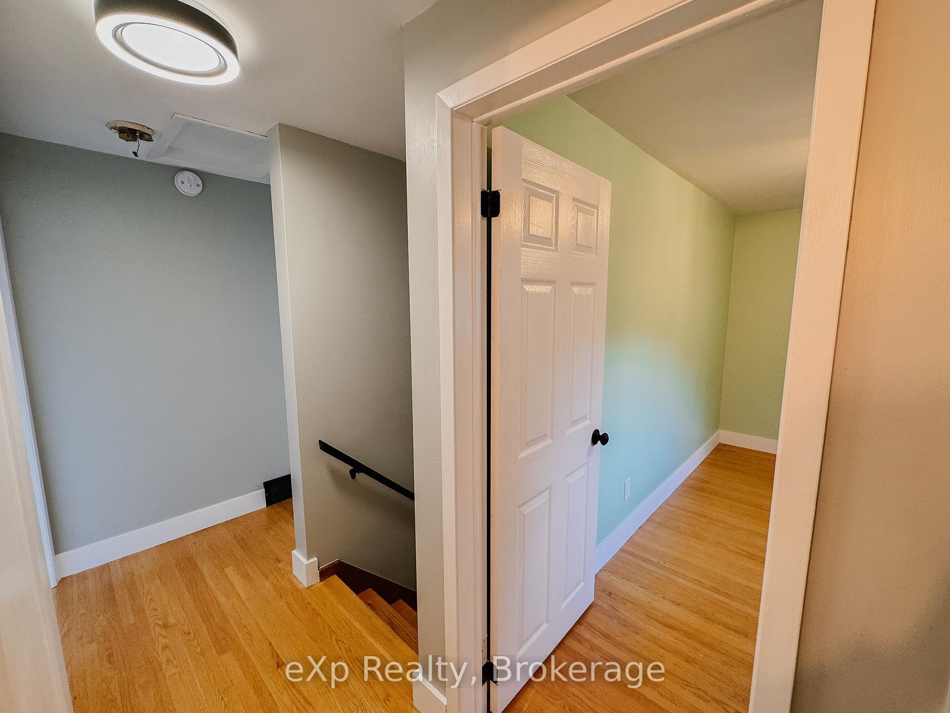 Photo 17 of 24 Windermere Court, Guelph, Riverside Park — HOMEH