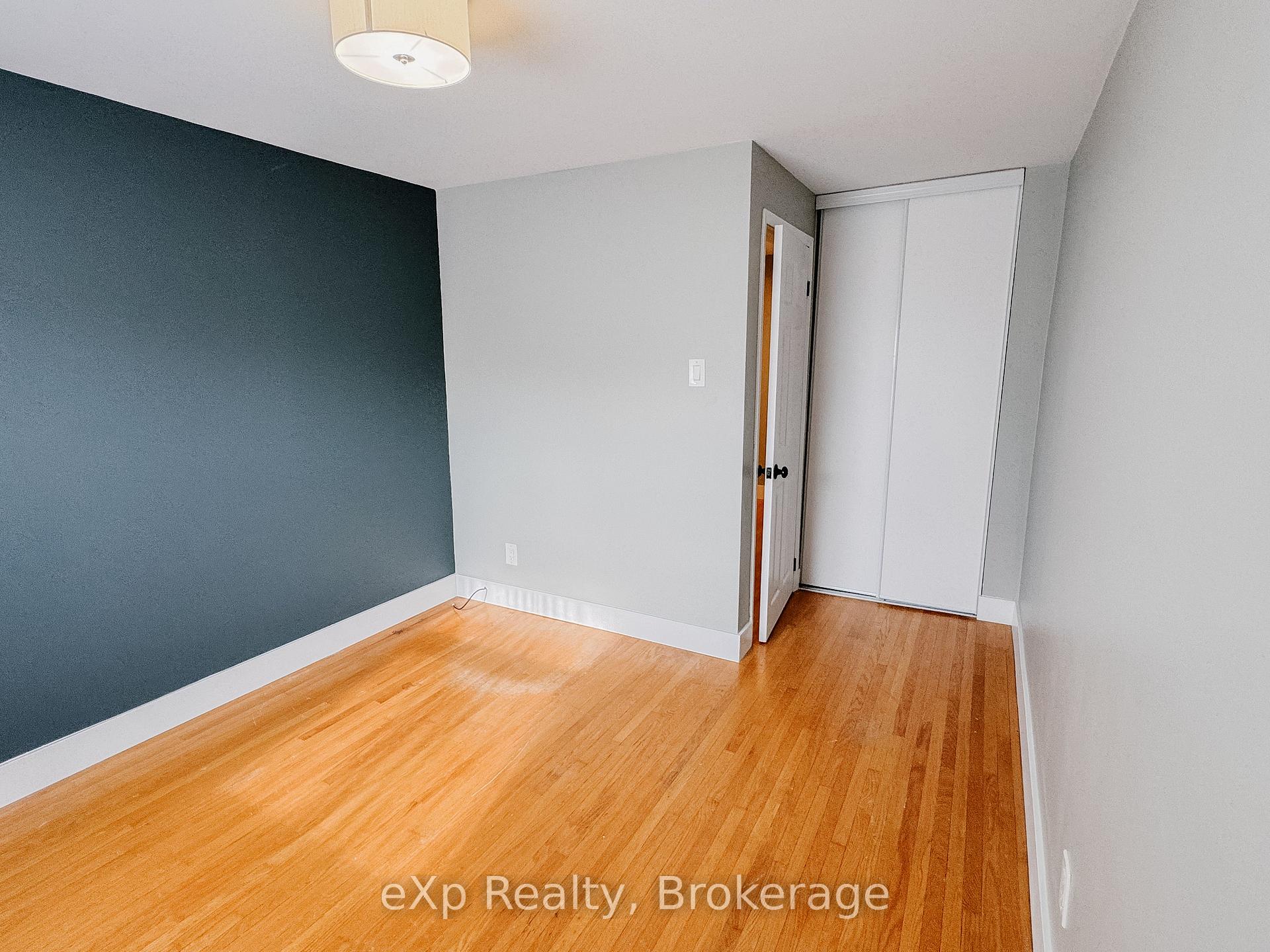Photo 21 of 24 Windermere Court, Guelph, Riverside Park — HOMEH