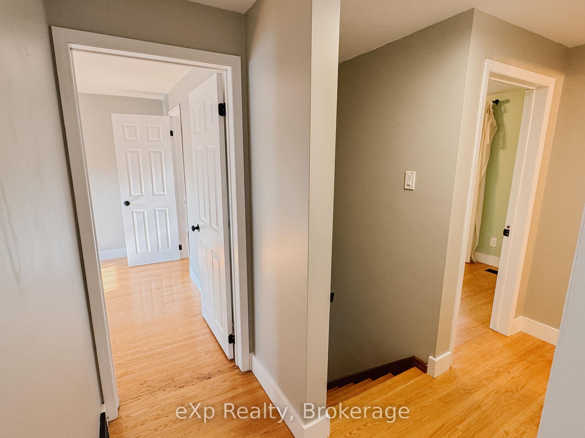 Photo 22 of 24 Windermere Court, Guelph, Riverside Park — HOMEH