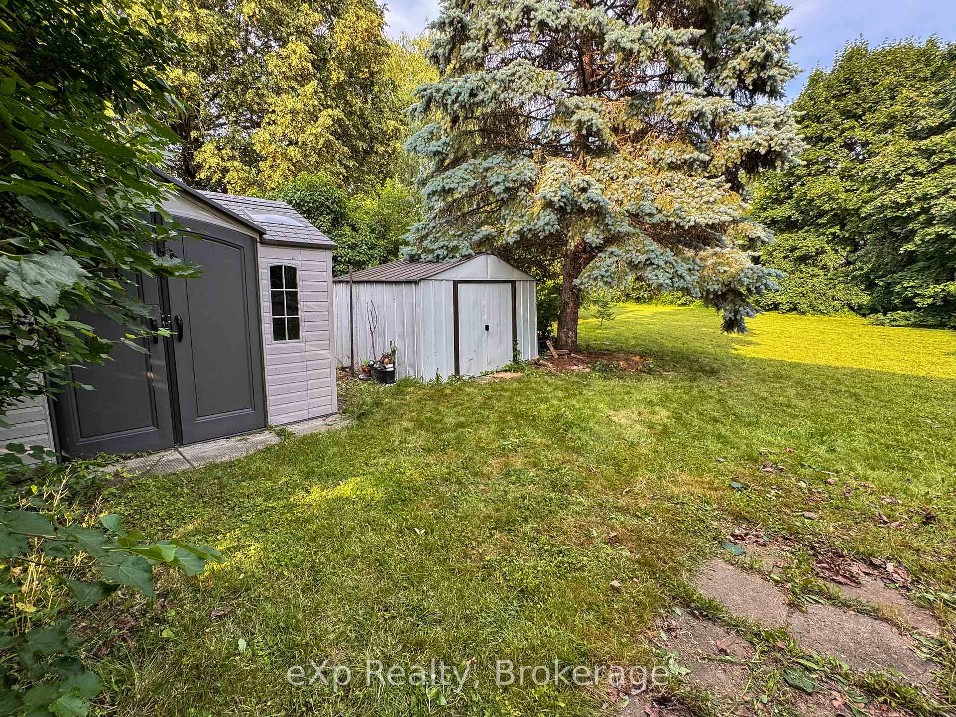 Photo 32 of 24 Windermere Court, Guelph, Riverside Park — HOMEH