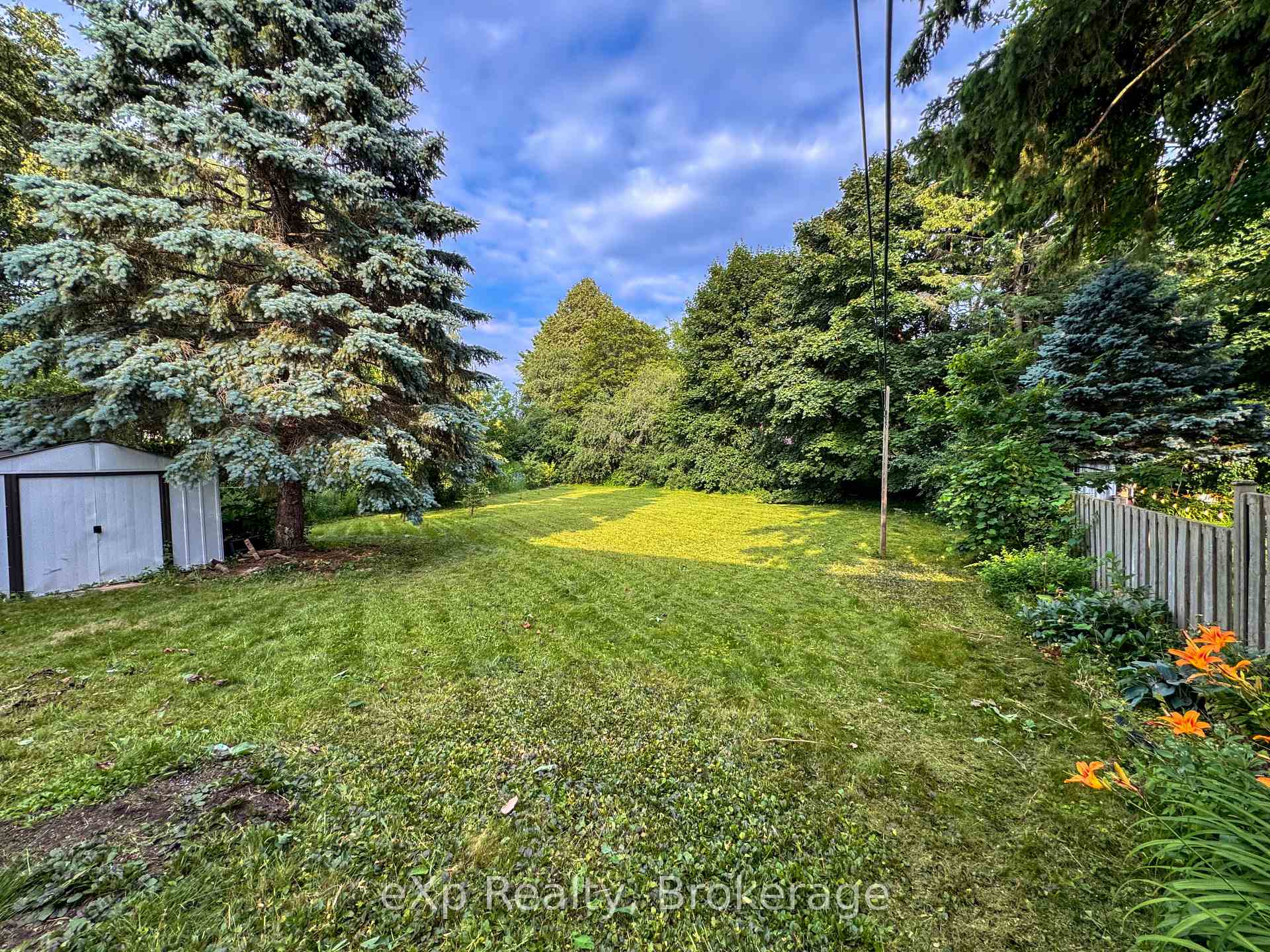 Photo 33 of 24 Windermere Court, Guelph, Riverside Park — HOMEH