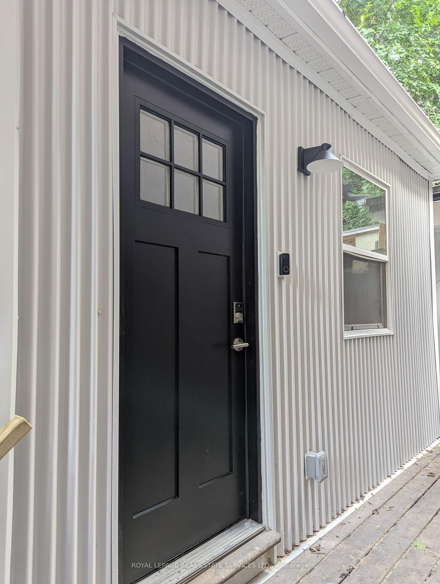 Front of Unit Main, 264A Hastings Avenue