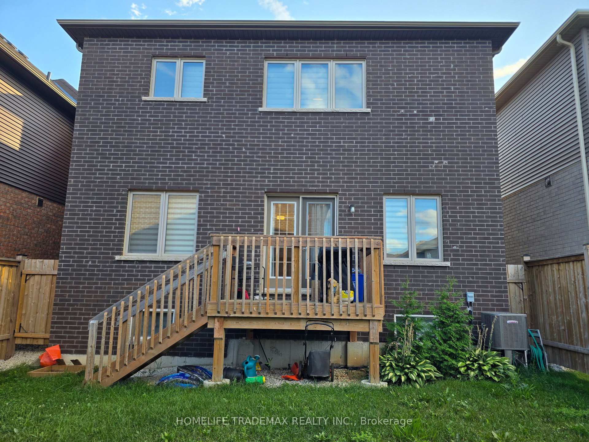 Photo 24 of 49 Flag Avenue, Brant, Paris — HOMEH