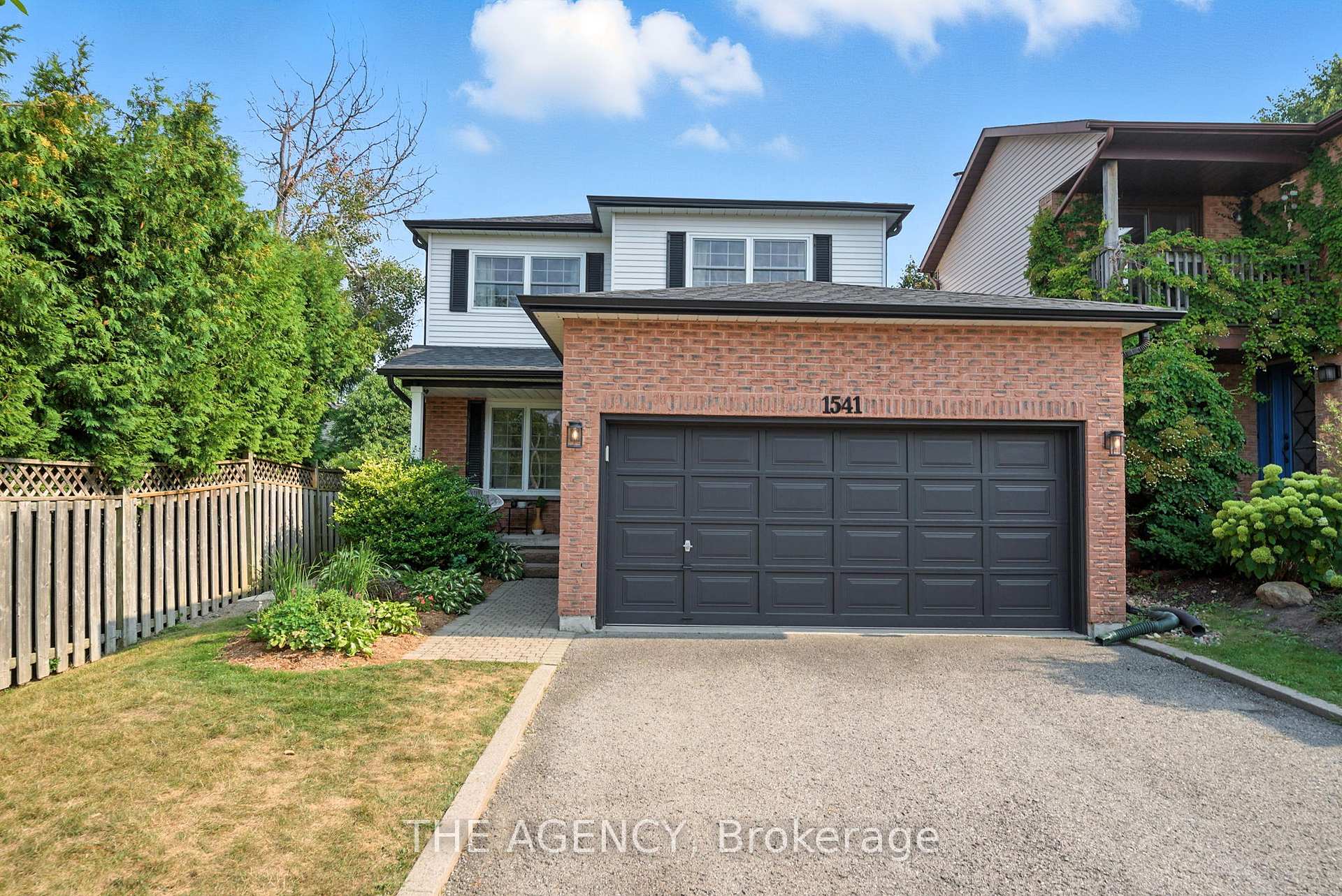 Front of 1541 Bentley Lane