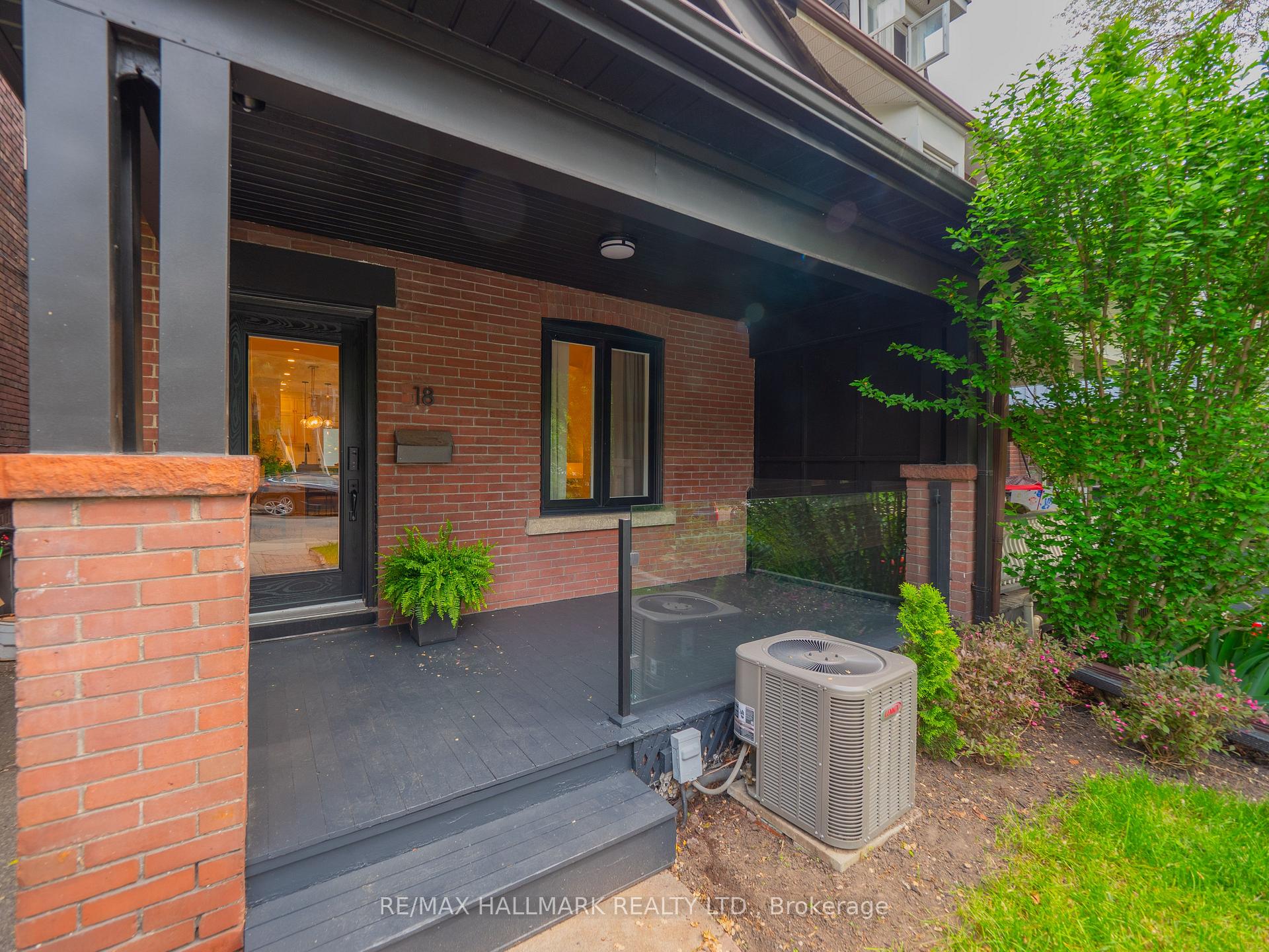 Photo 8 of 18 Millbrook Crescent, Toronto, North Riverdale — HOMEH
