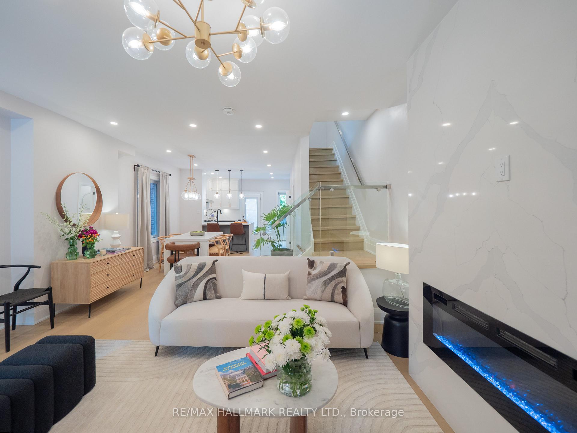 Photo 3 of 18 Millbrook Crescent, Toronto, North Riverdale — HOMEH