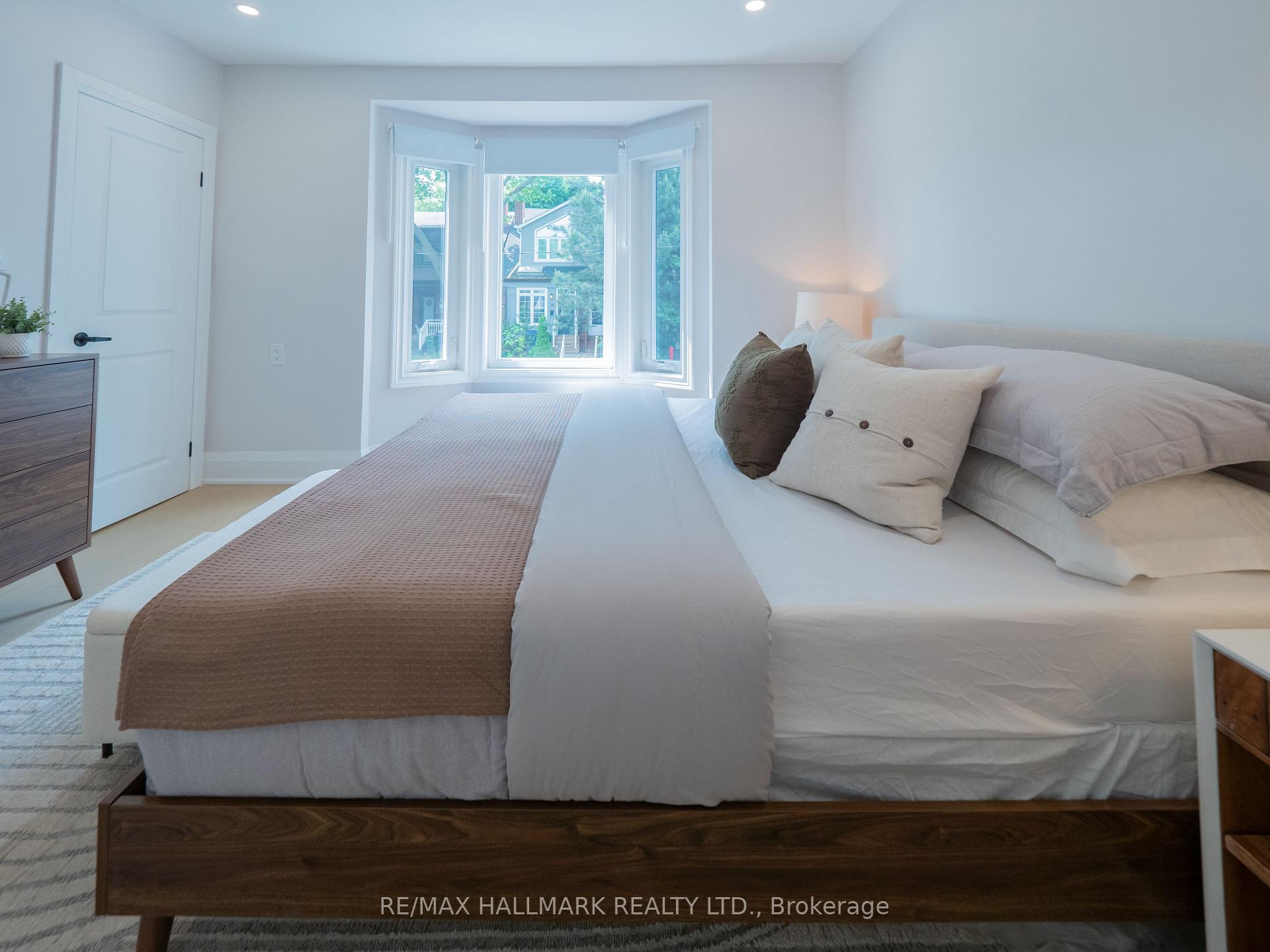 Photo 17 of 18 Millbrook Crescent, Toronto, North Riverdale — HOMEH