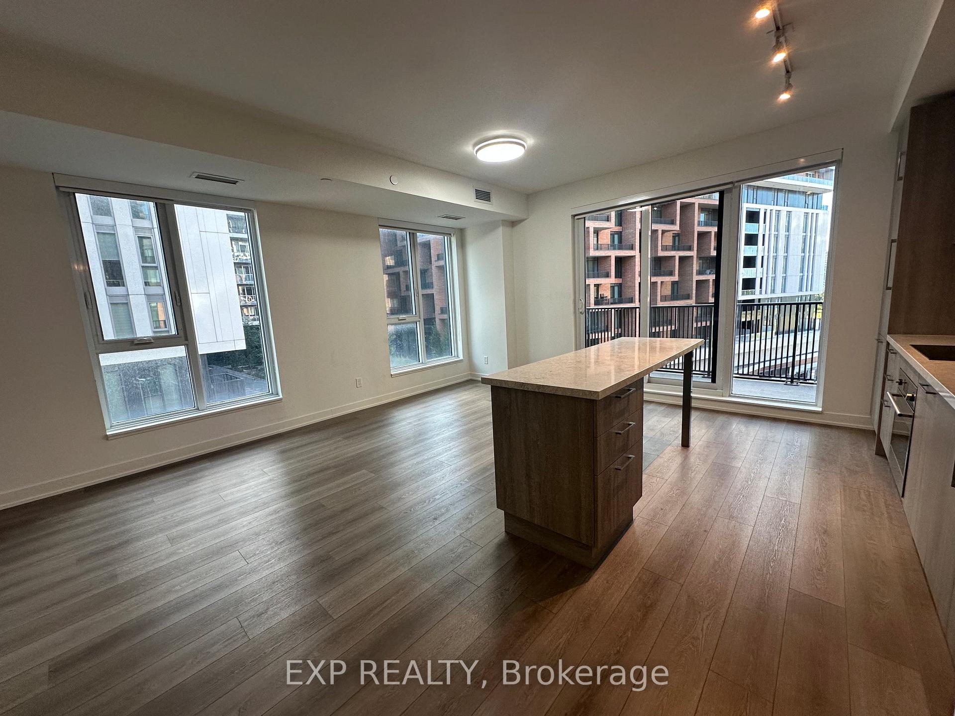 Front of Unit 618, 38 Simcoe Promenade