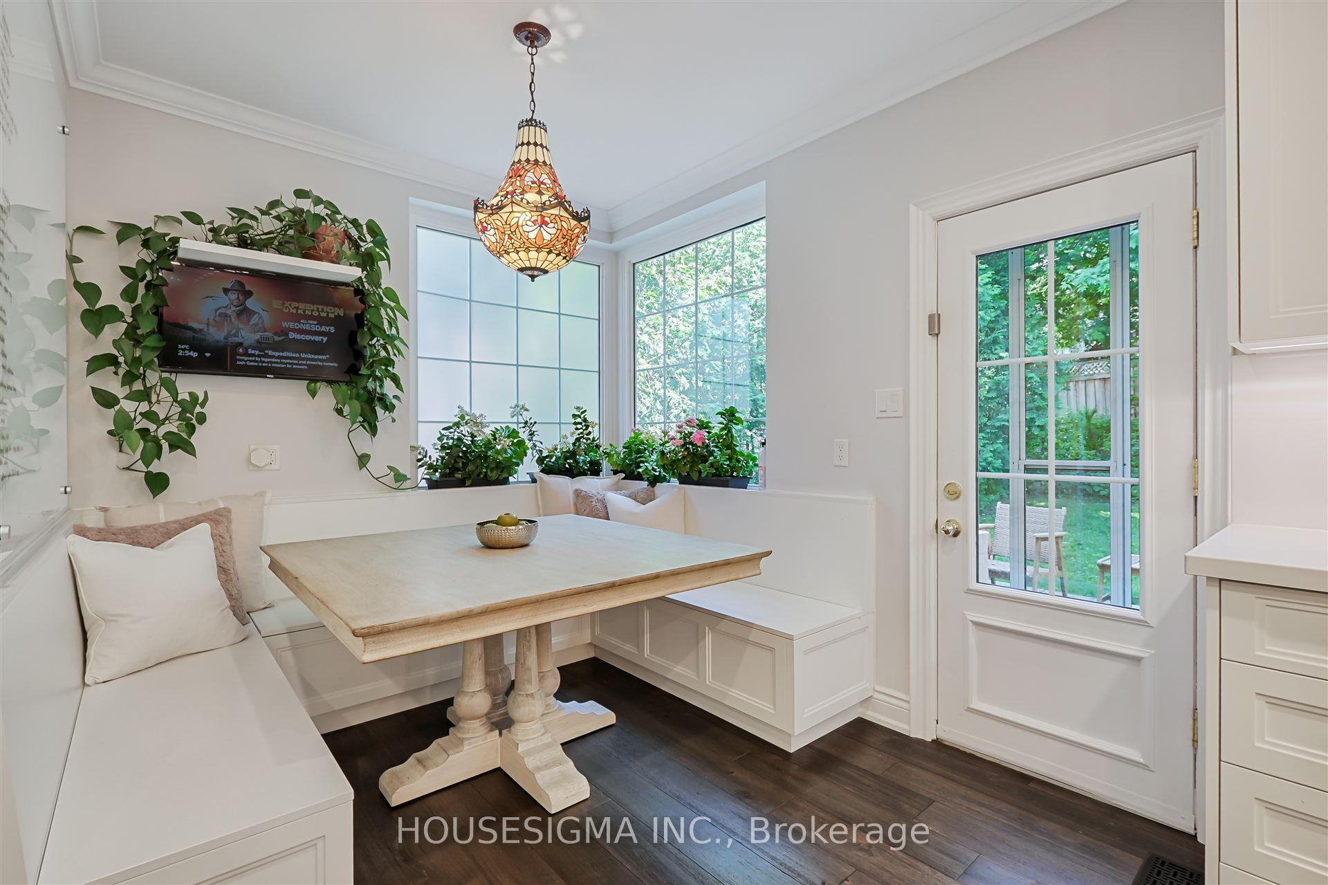 Photo 10 of 5 Ridge Hill Drive, Toronto, Forest Hill North — HOMEH
