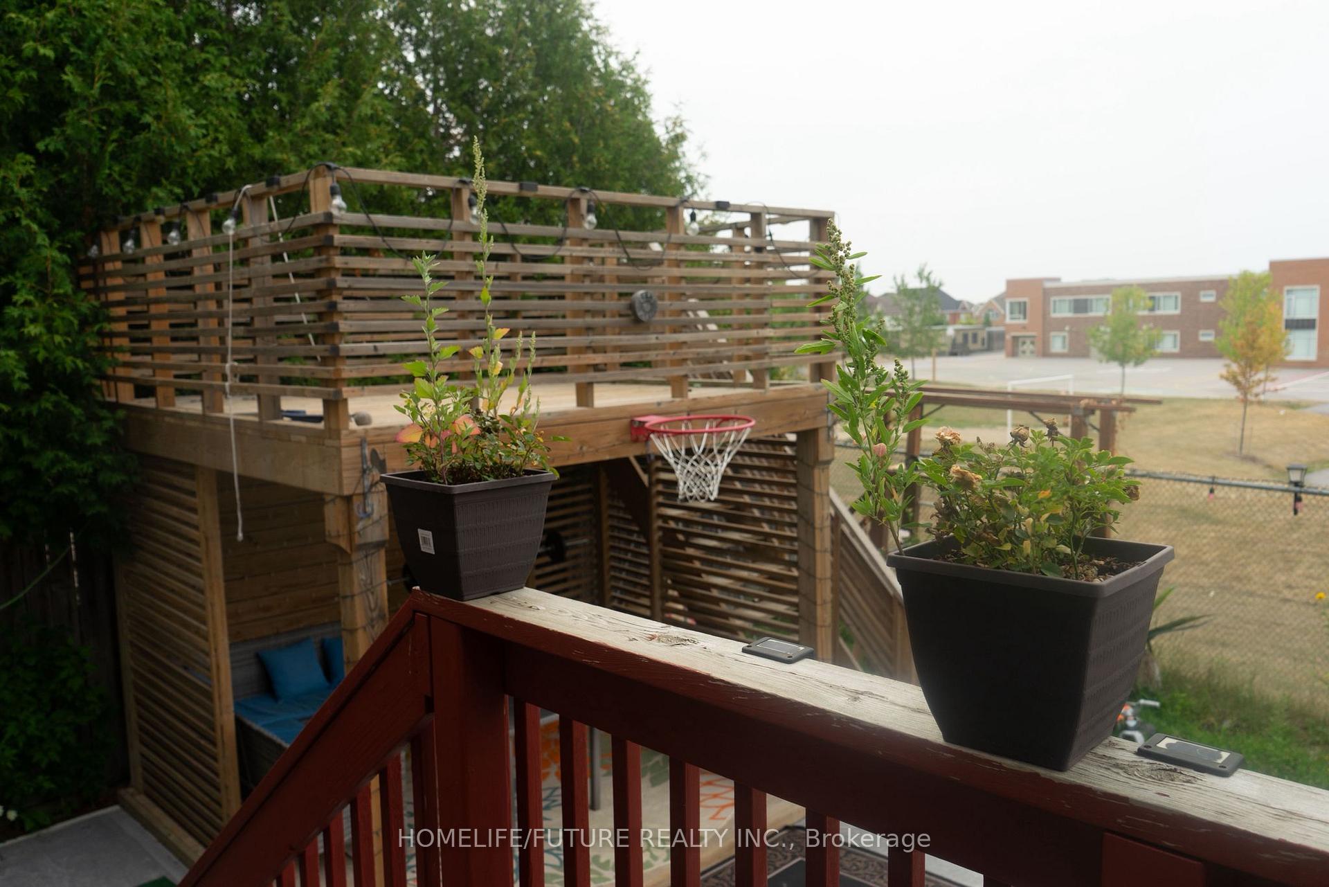Photo 4 of 2076 Queensbury Drive, Oshawa, Taunton — HOMEH