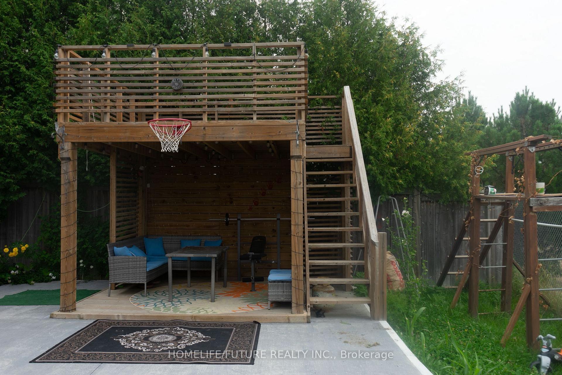 Photo 5 of 2076 Queensbury Drive, Oshawa, Taunton — HOMEH