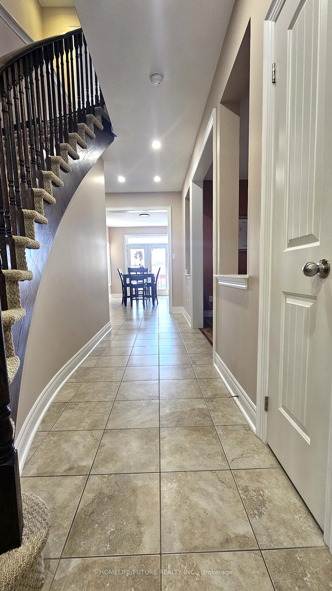 Photo 23 of 2076 Queensbury Drive, Oshawa, Taunton — HOMEH